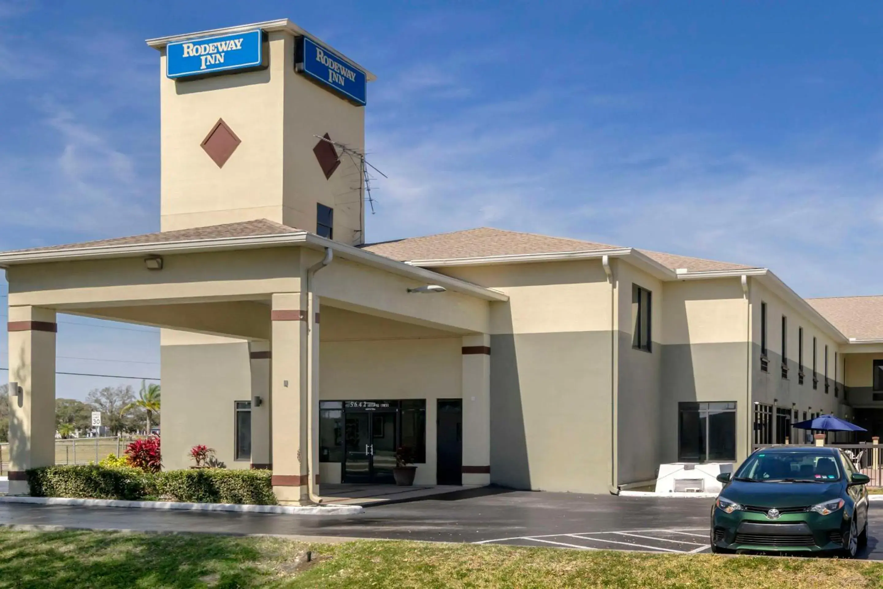 Property building in Rodeway Inn Wesley Chapel Property building in Rodeway Inn Wesley Chapel