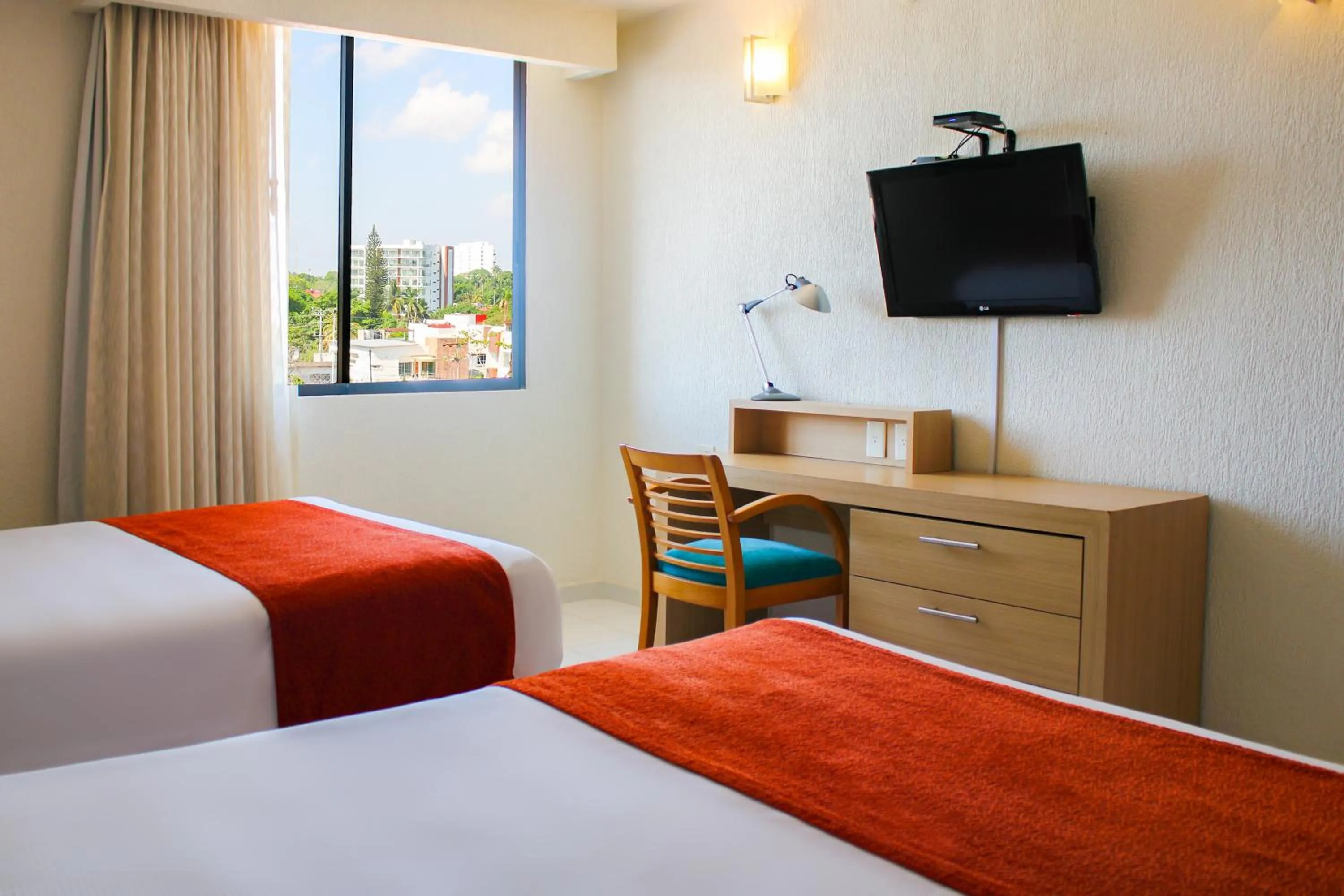 Bedroom, Bed in Hotel & Suites Real del Lago