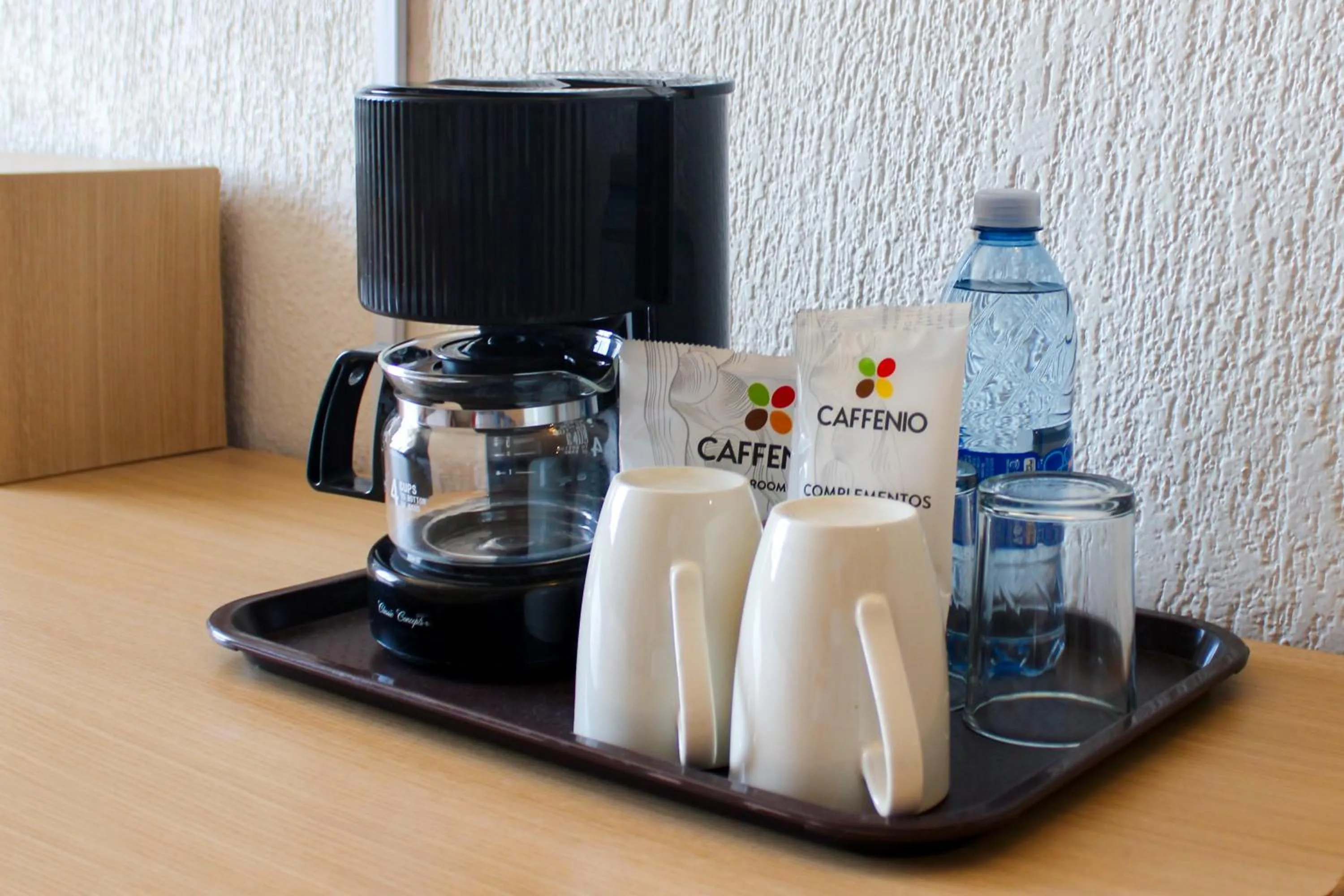 Coffee/tea facilities in Hotel & Suites Real del Lago