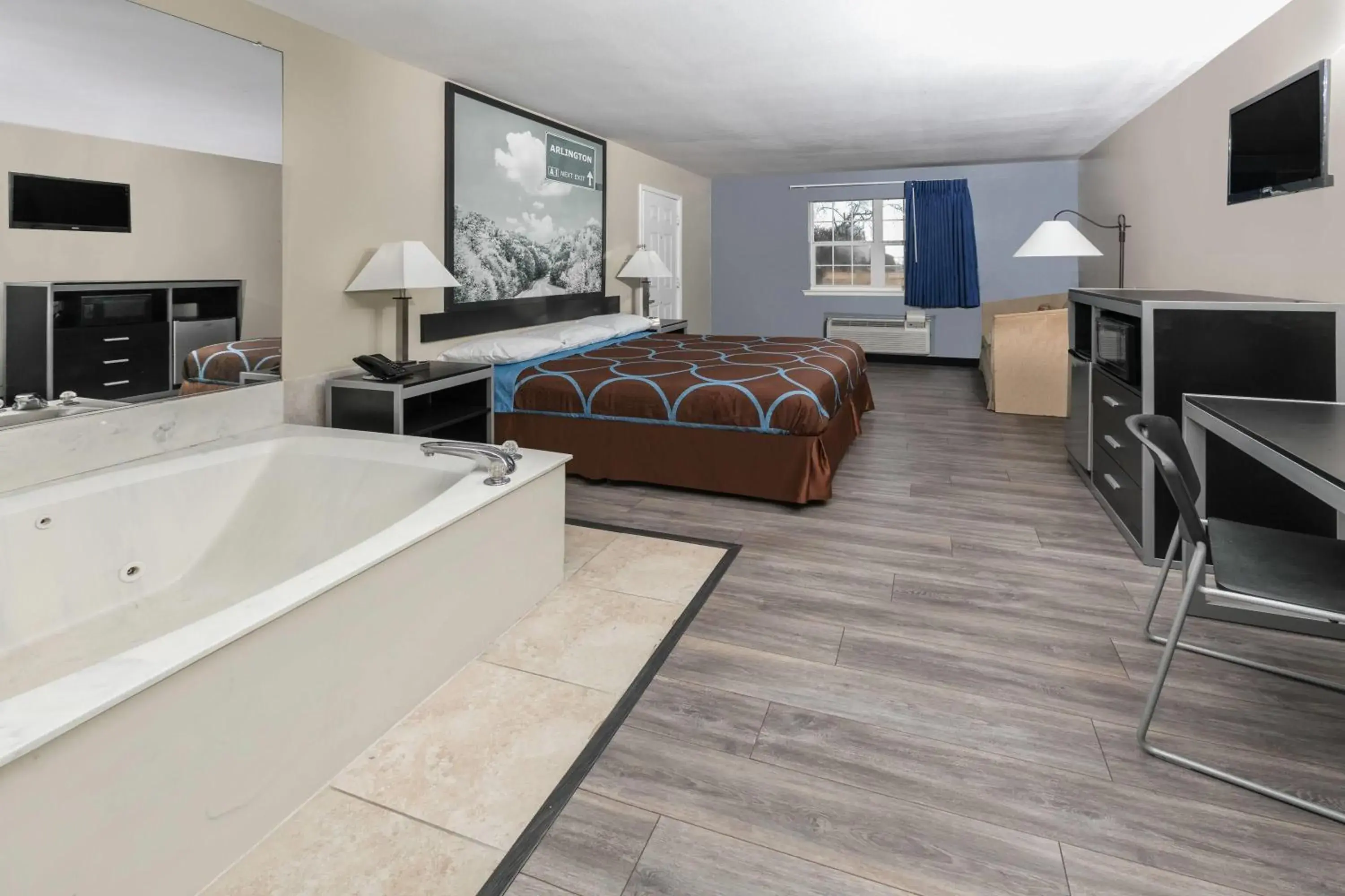 Photo of the whole room, Bed in Super 8 by Wyndham Arlington Near AT&T Stadium Photo of the whole room, Bed in Super 8 by Wyndham Arlington Near AT&T Stadium