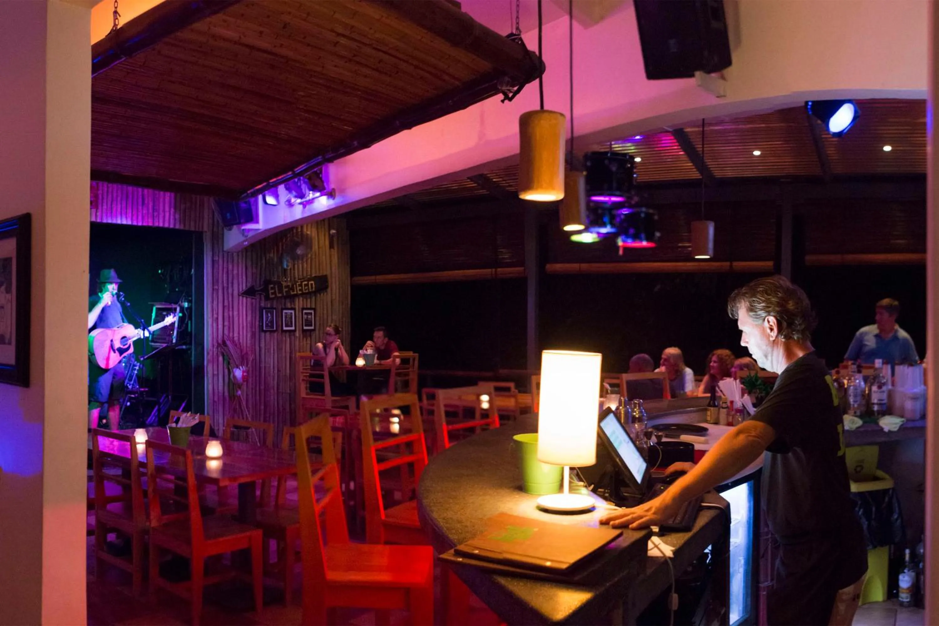 Lounge or bar in Alma de Ojochal