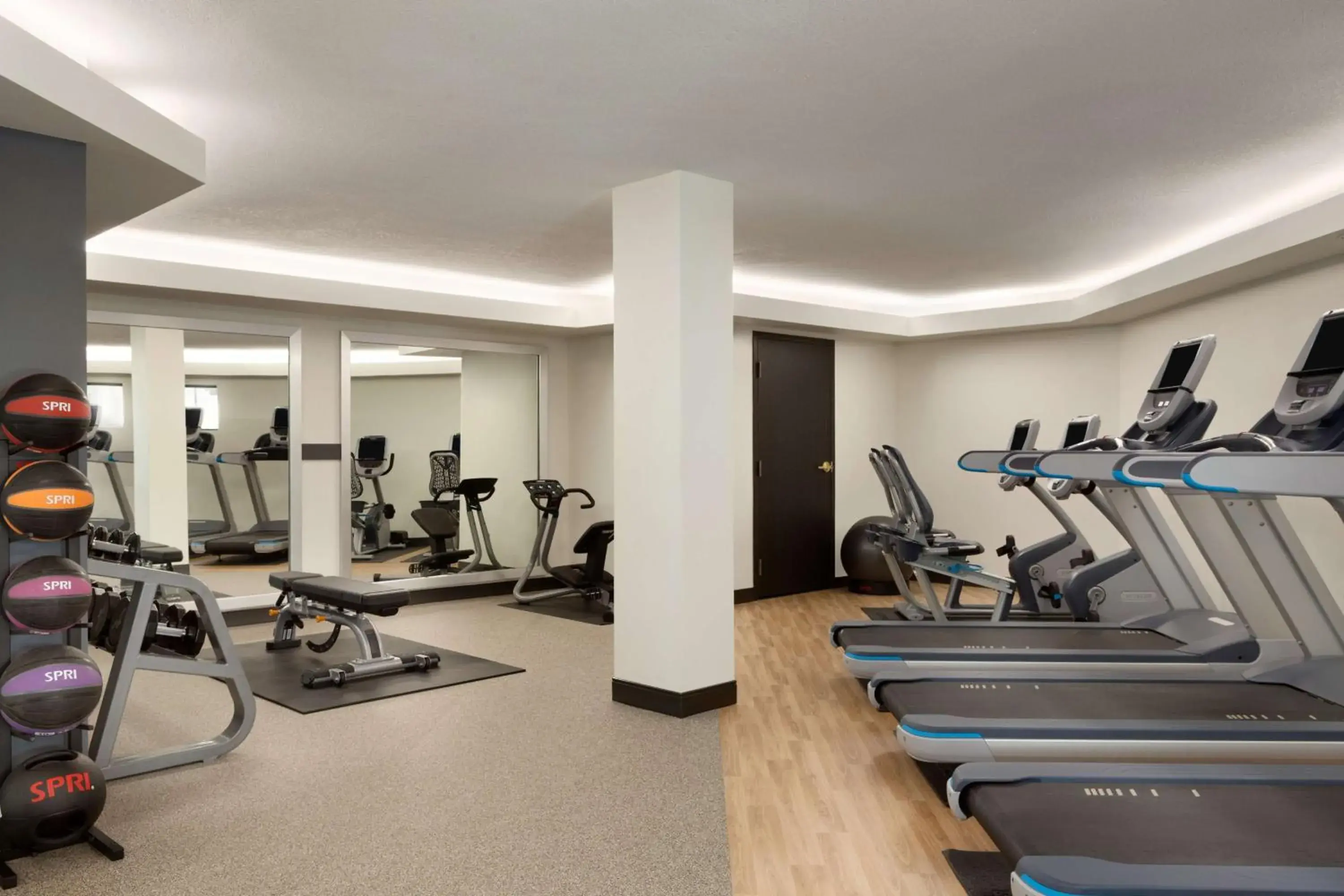 Fitness centre/facilities in DoubleTree by Hilton Minneapolis Park Place Fitness centre/facilities in DoubleTree by Hilton Minneapolis Park Place