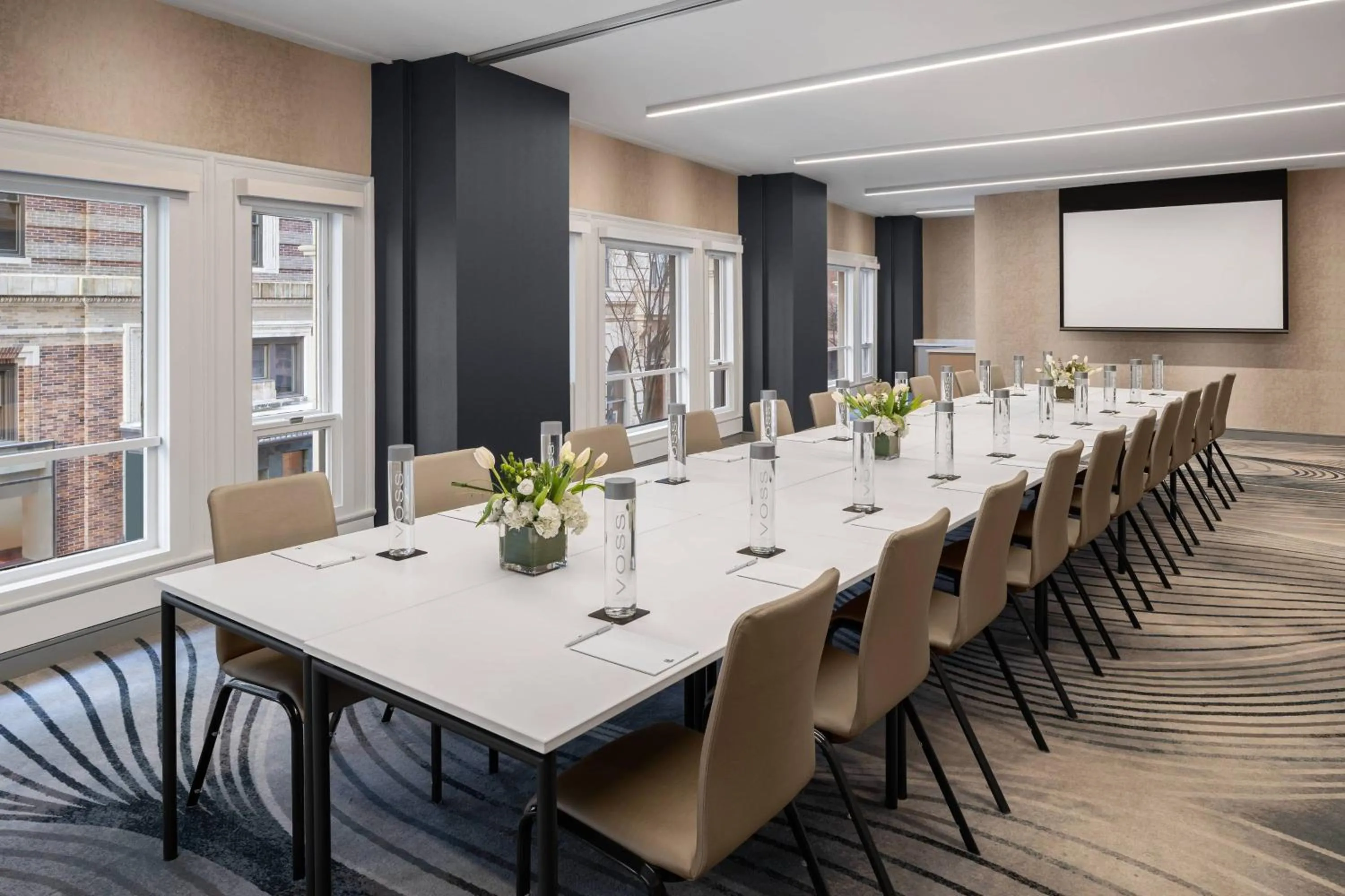 Meeting/conference room in Glass Light Hotel & Gallery, Autograph Collection