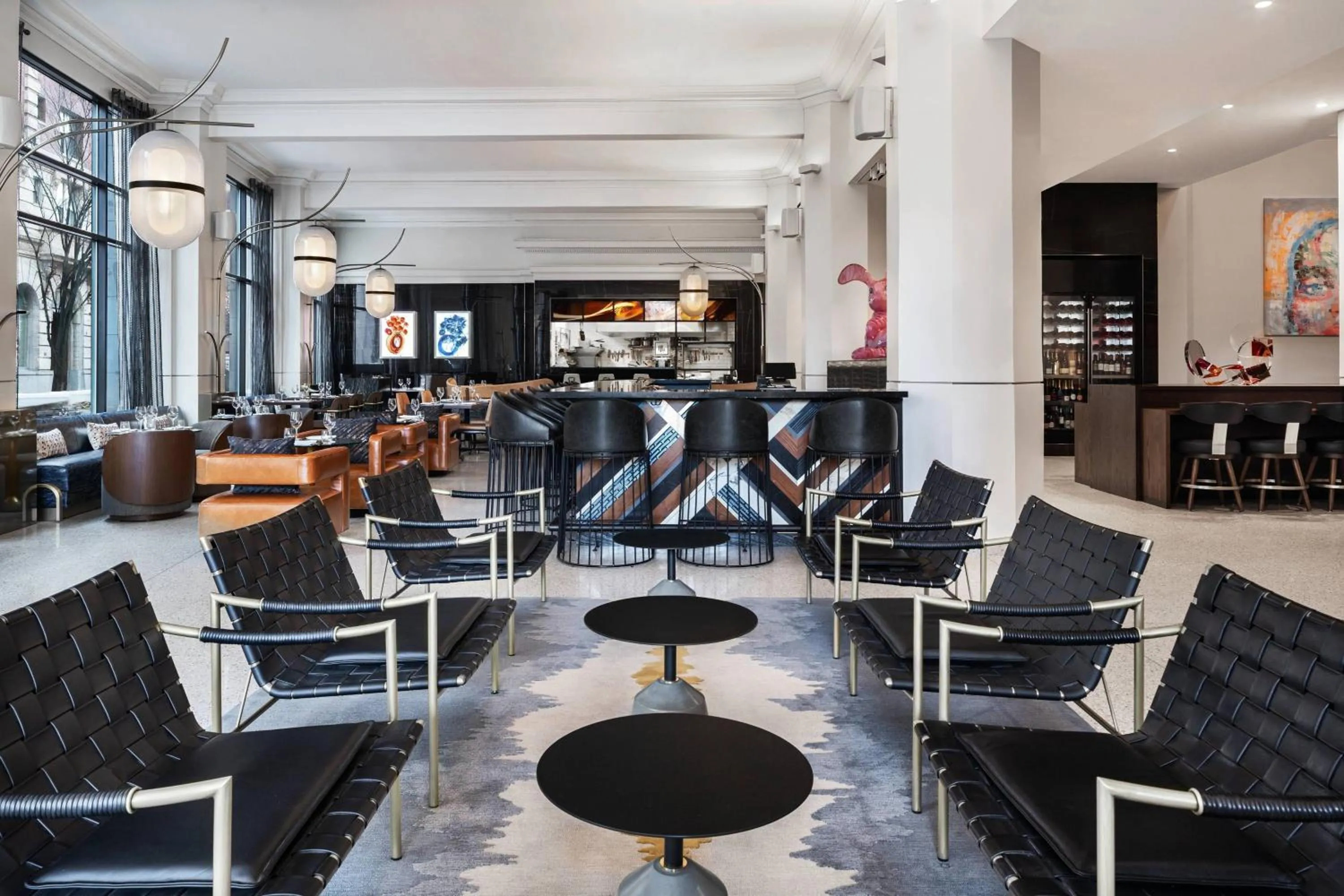 Lounge or bar in Glass Light Hotel & Gallery, Autograph Collection