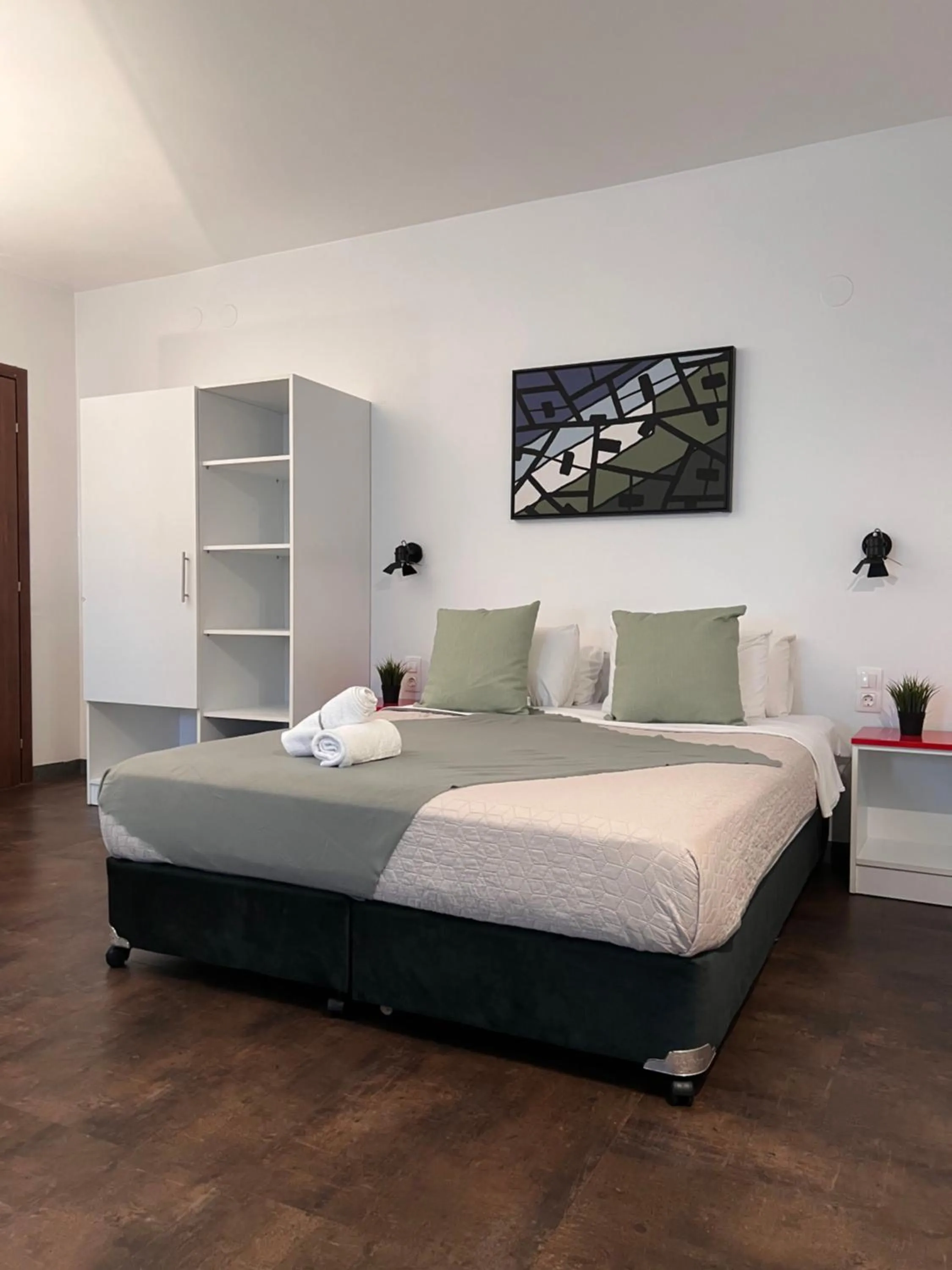 Photo of the whole room, Bed in Luxor Premium Suites