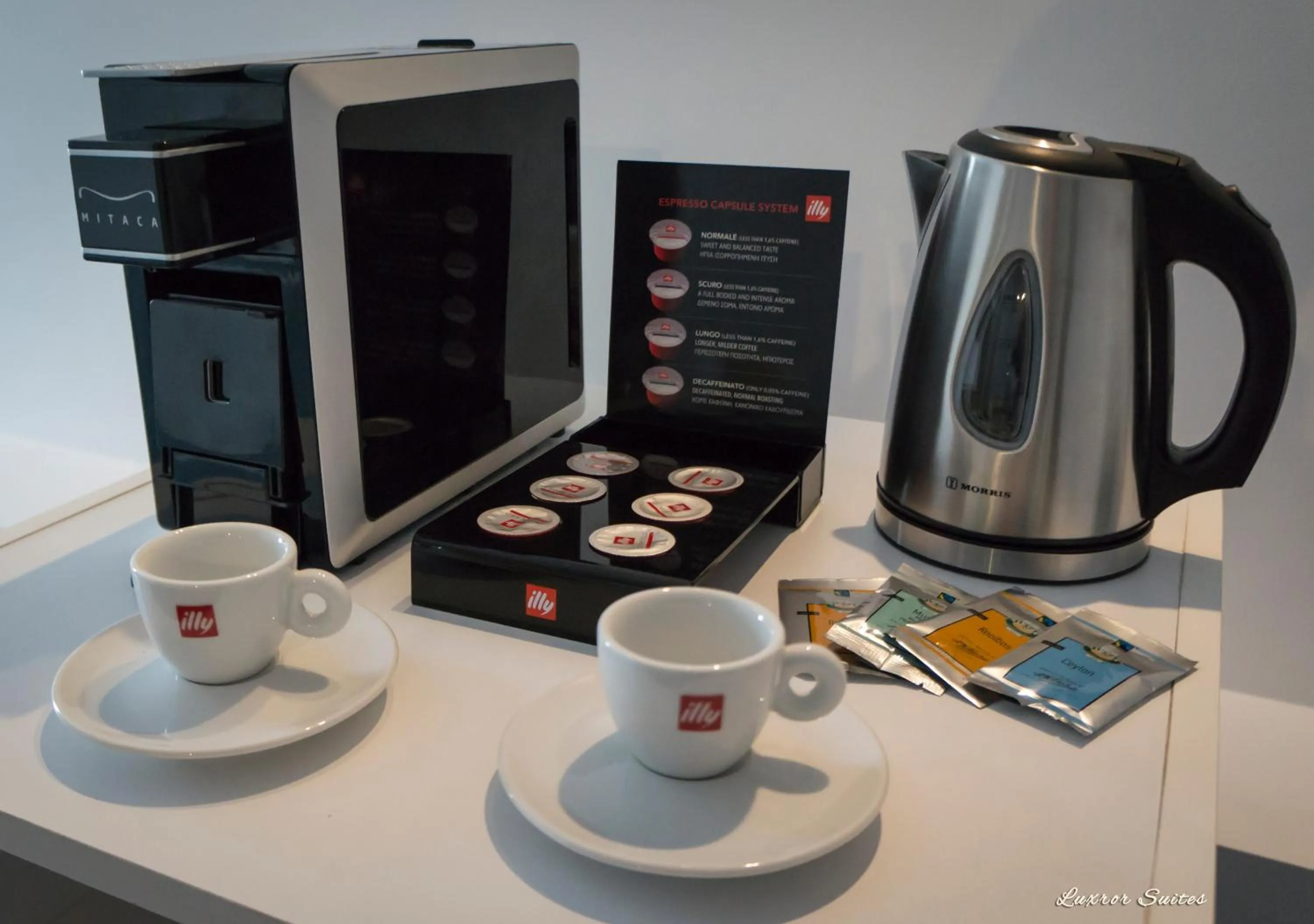 Coffee/tea facilities in Luxor Premium Suites