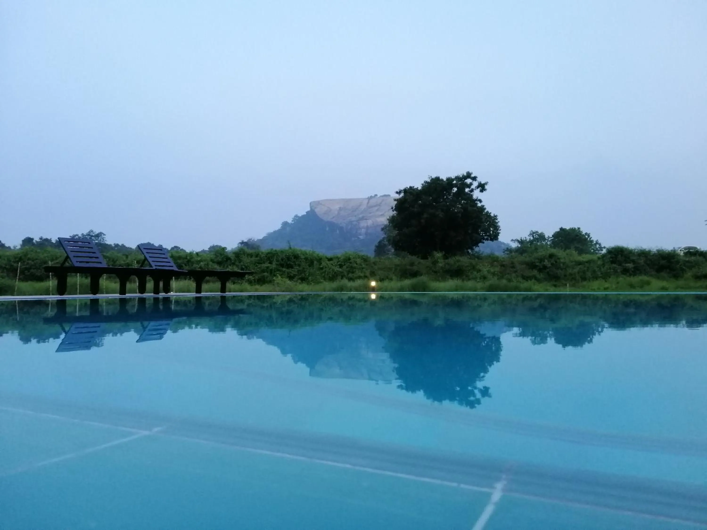 Swimming pool in Sigiriya King's Resort