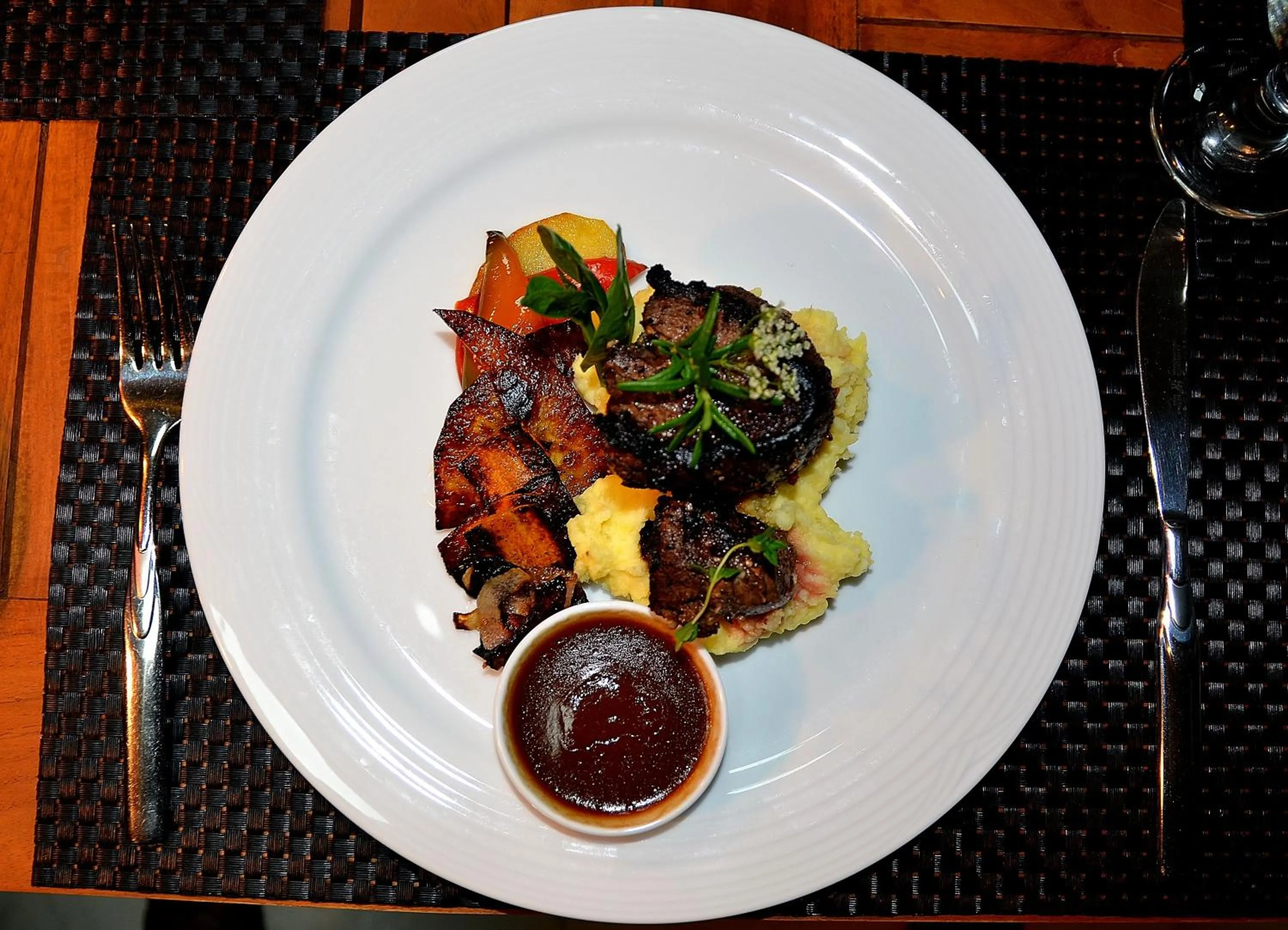 Dinner in Sigiriya King's Resort