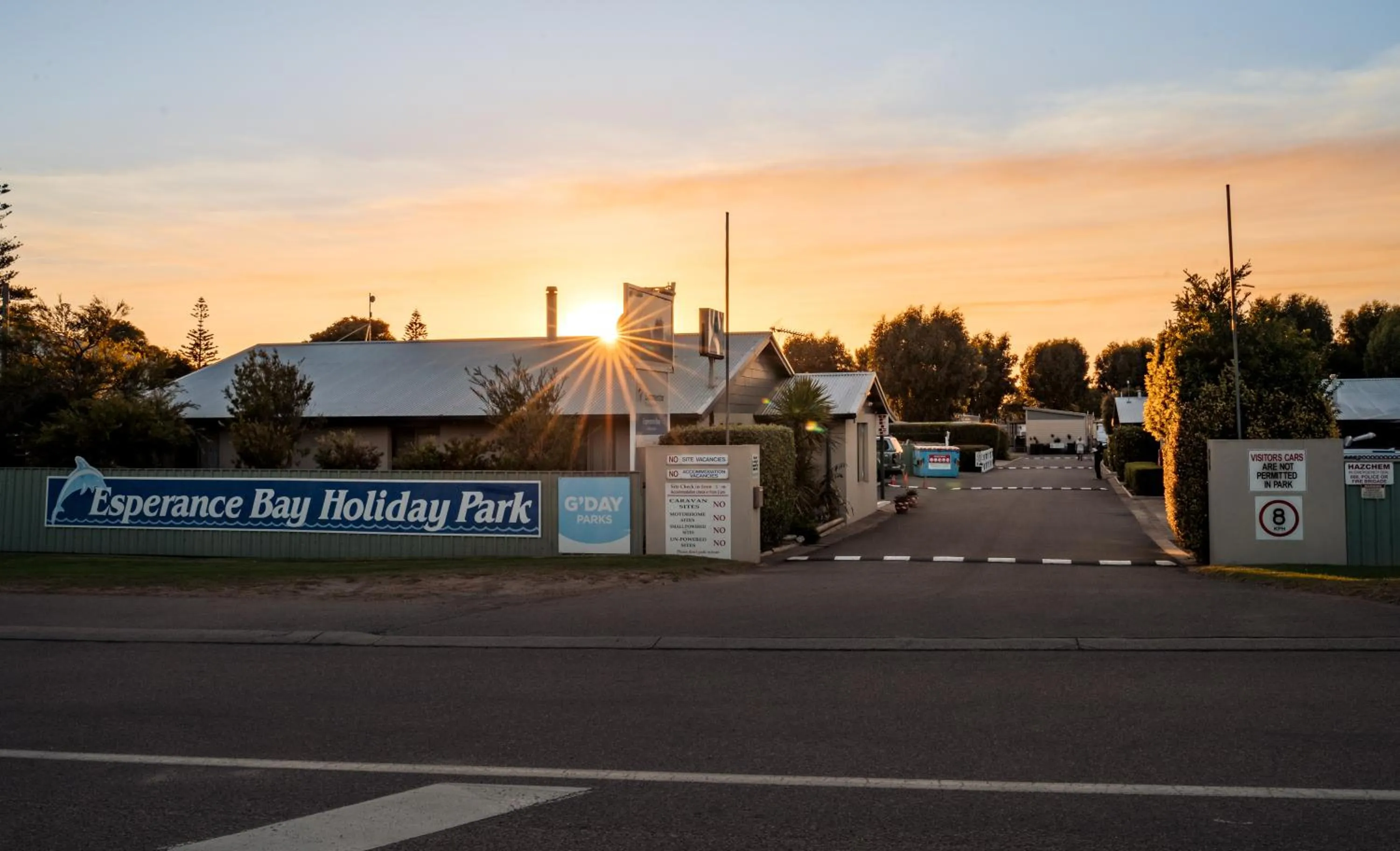 Property building in Esperance Bay Holiday Park