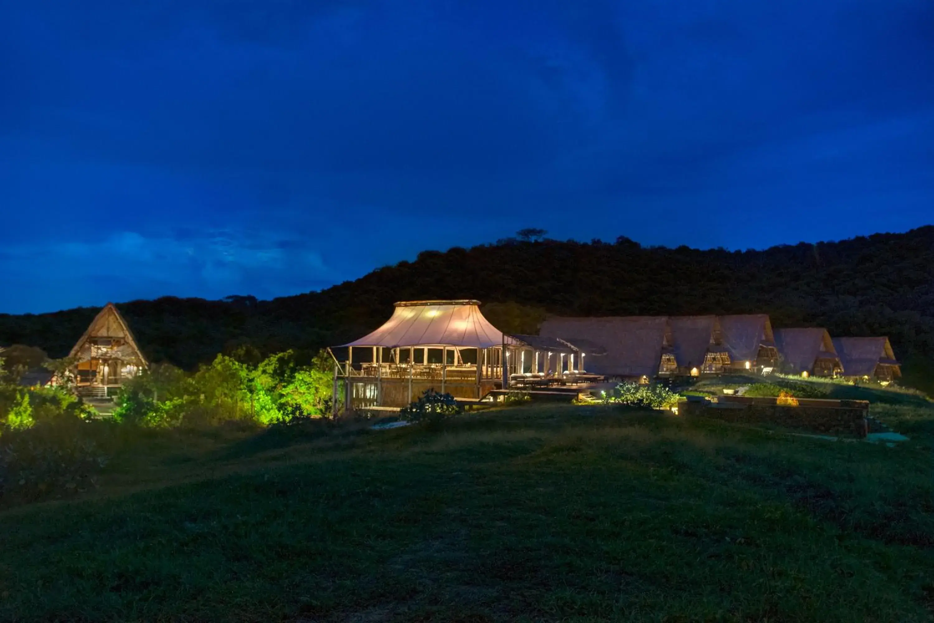 Property building in Jeeva Beloam Beach Camp Property building in Jeeva Beloam Beach Camp