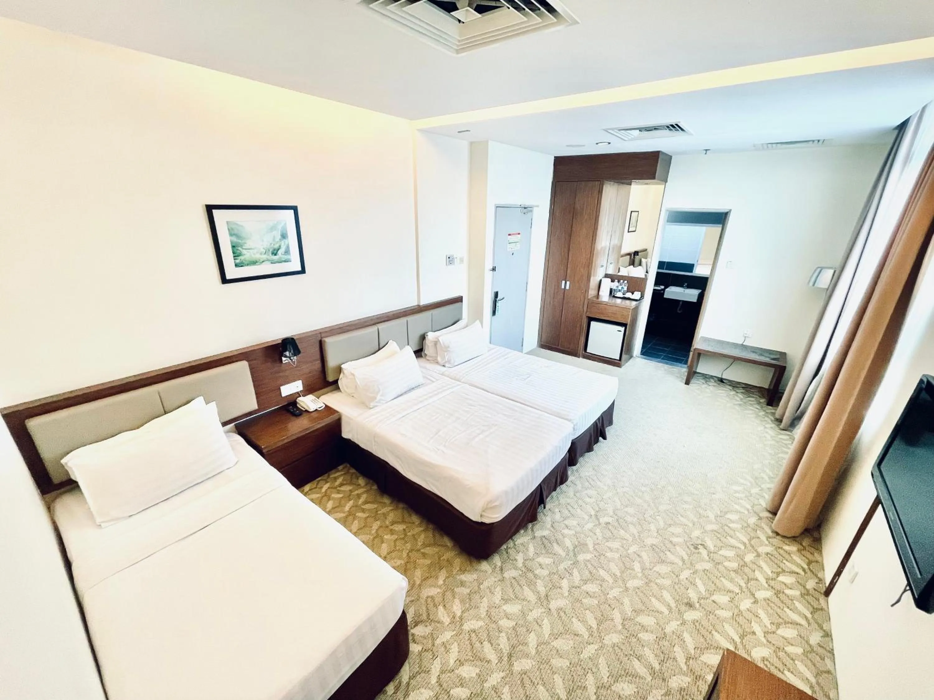 Photo of the whole room, Bed in Seemsoon Hotel