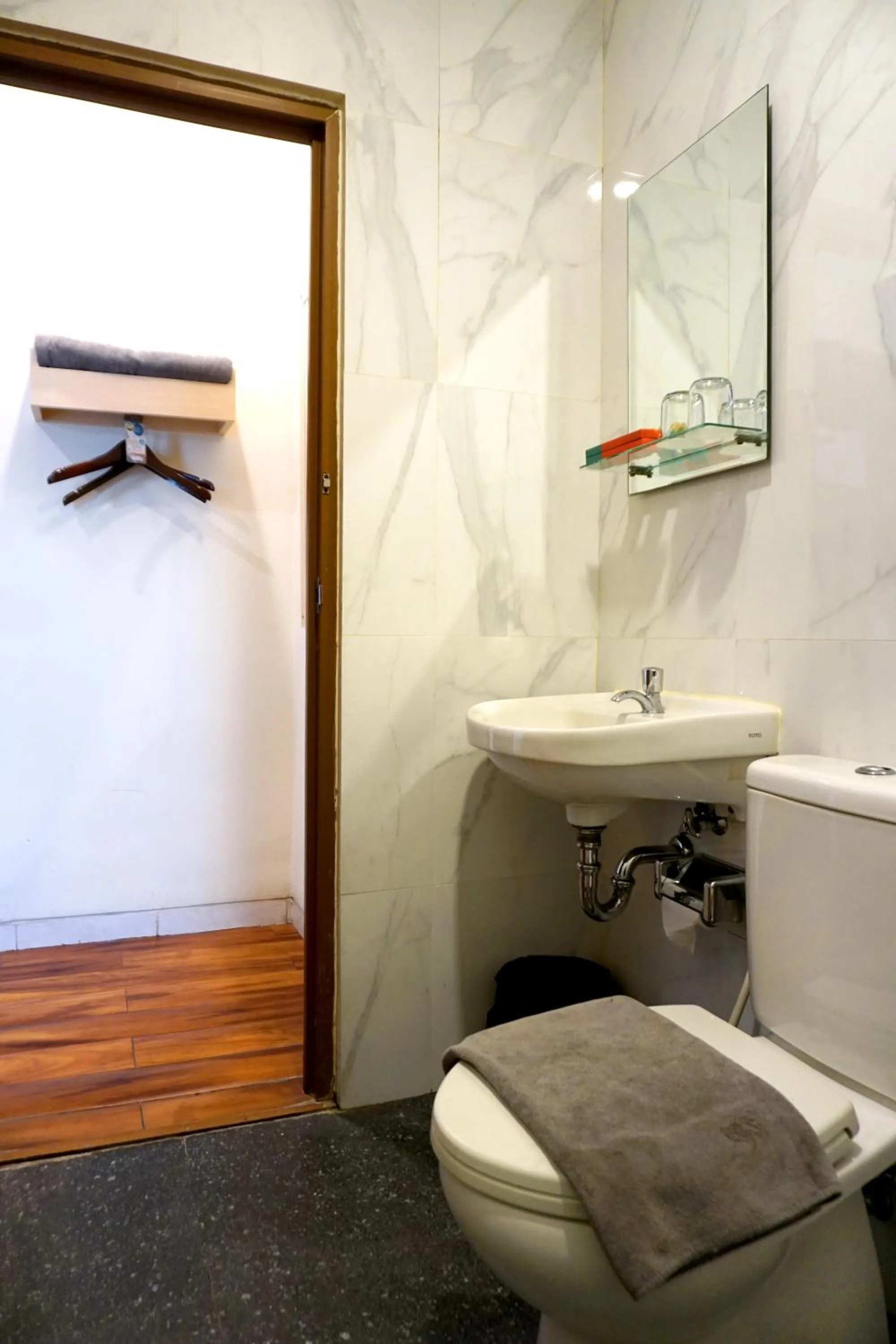 Bathroom in Hotel 88 Mangga Besar Raya 120 Jakarta By WH