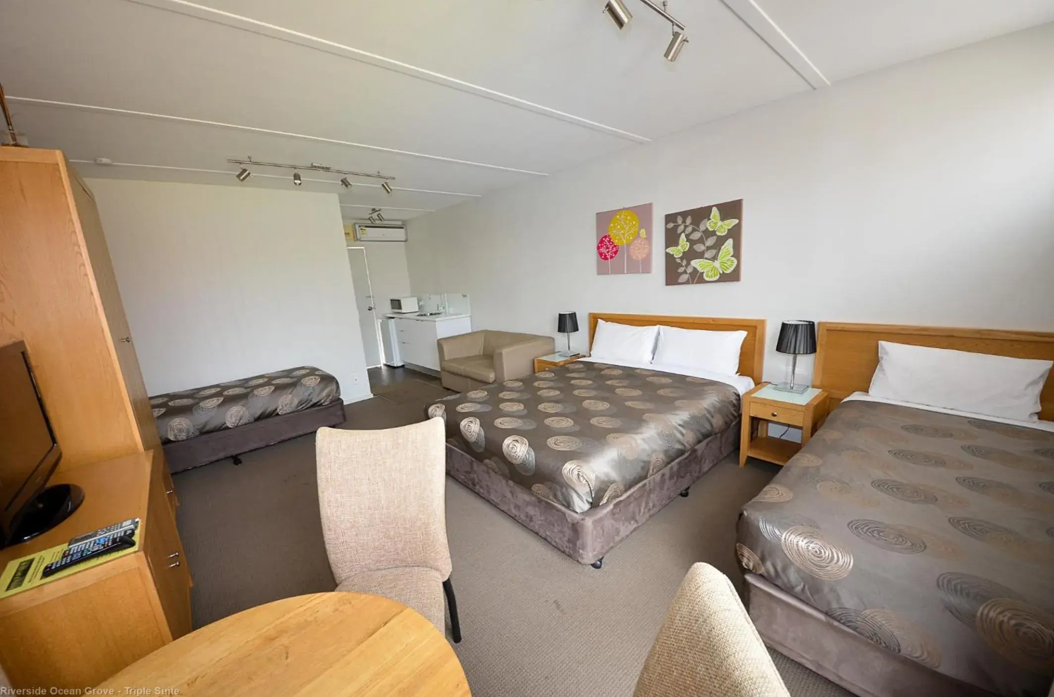 Bed in Riverside Ocean Grove Bed in Riverside Ocean Grove