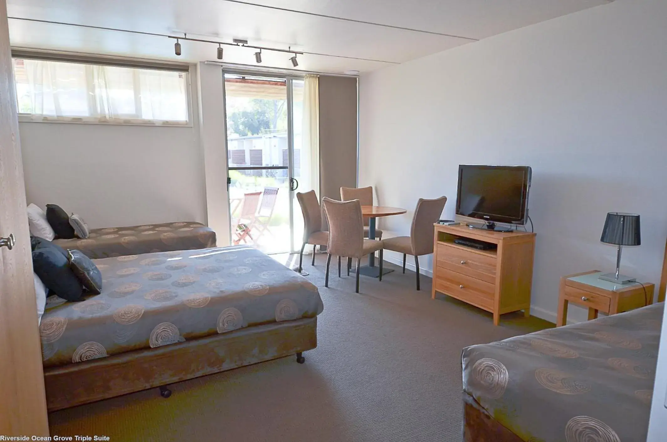 Bed in Riverside Ocean Grove Bed in Riverside Ocean Grove