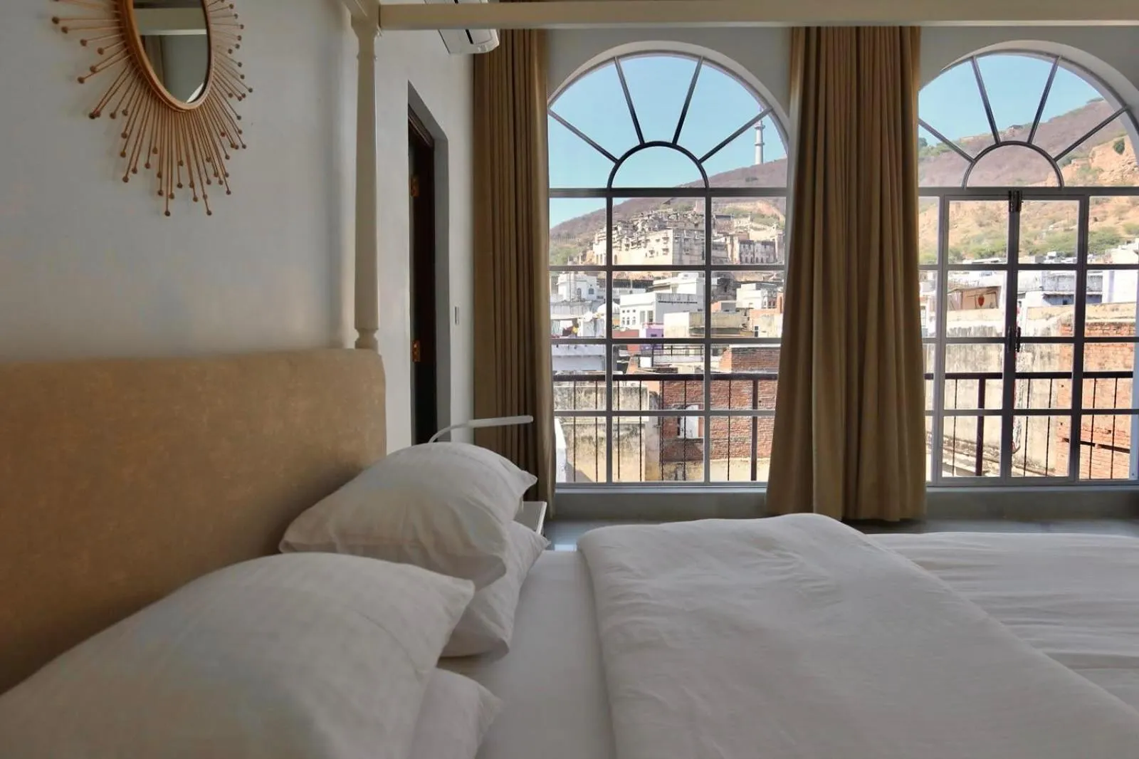 Bed in Dev Niwas - Heritage Hotel