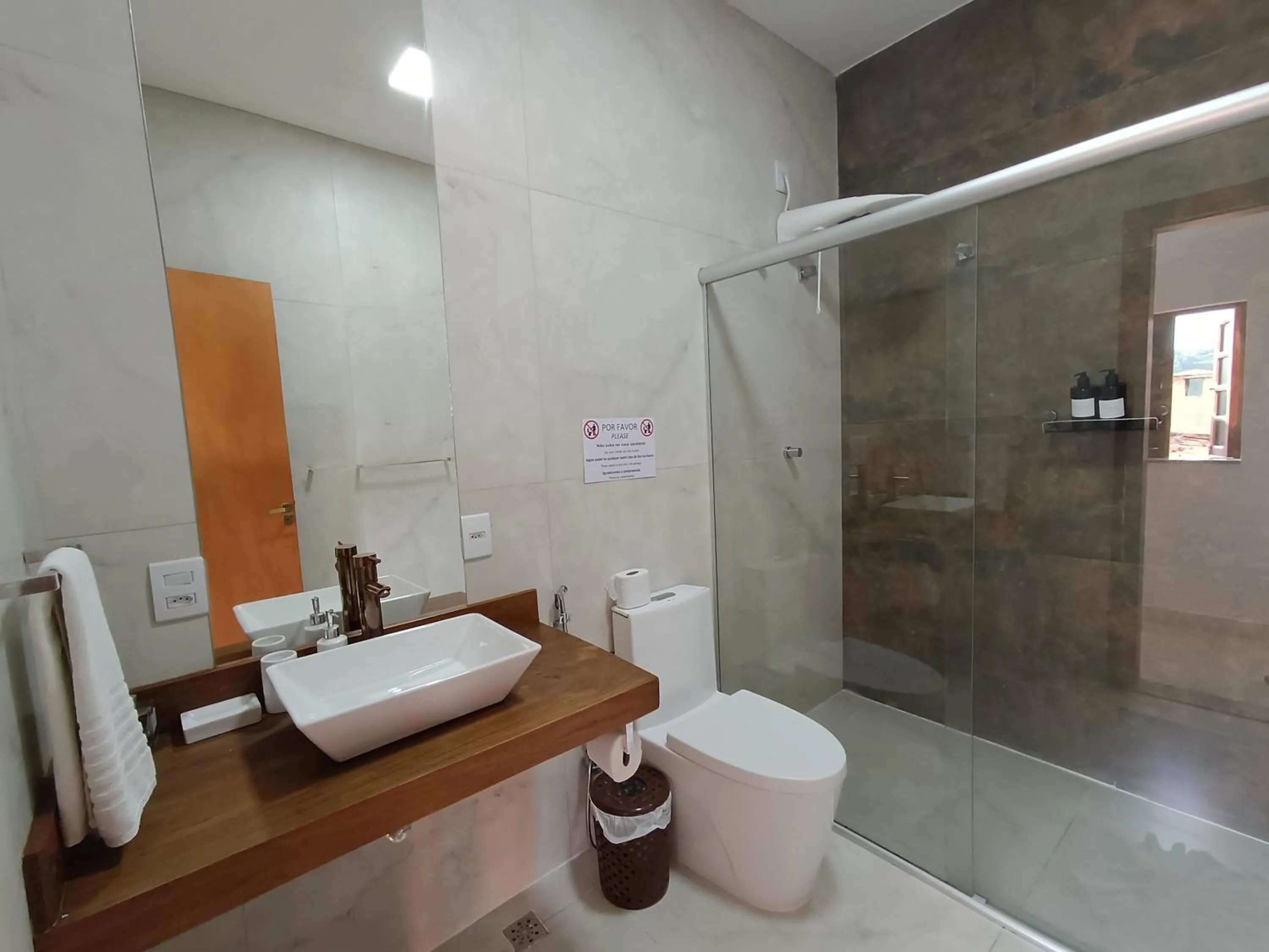 Bathroom in Pousada Quintal da Lua