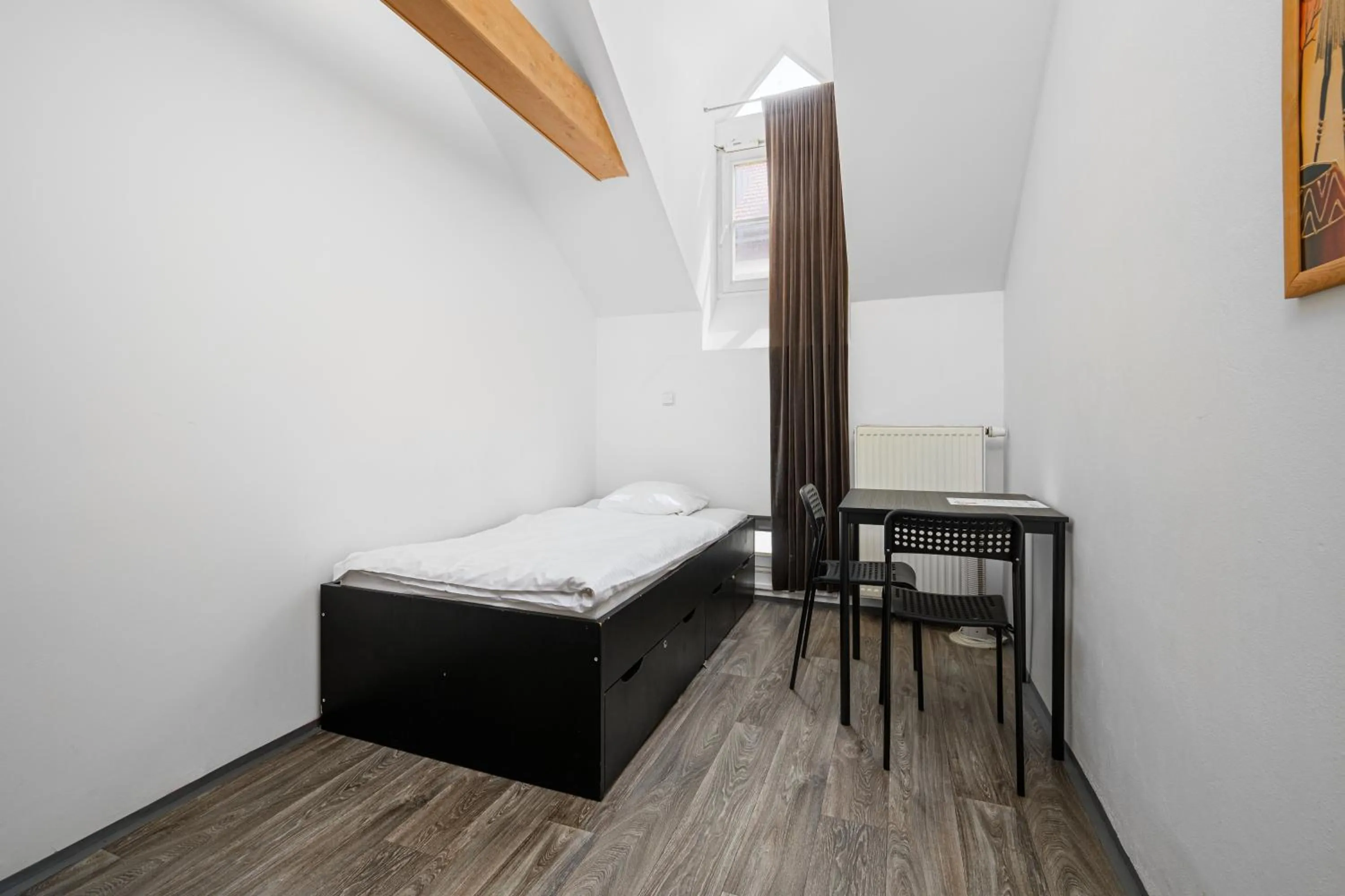 Bed in Wellness Rooms Central