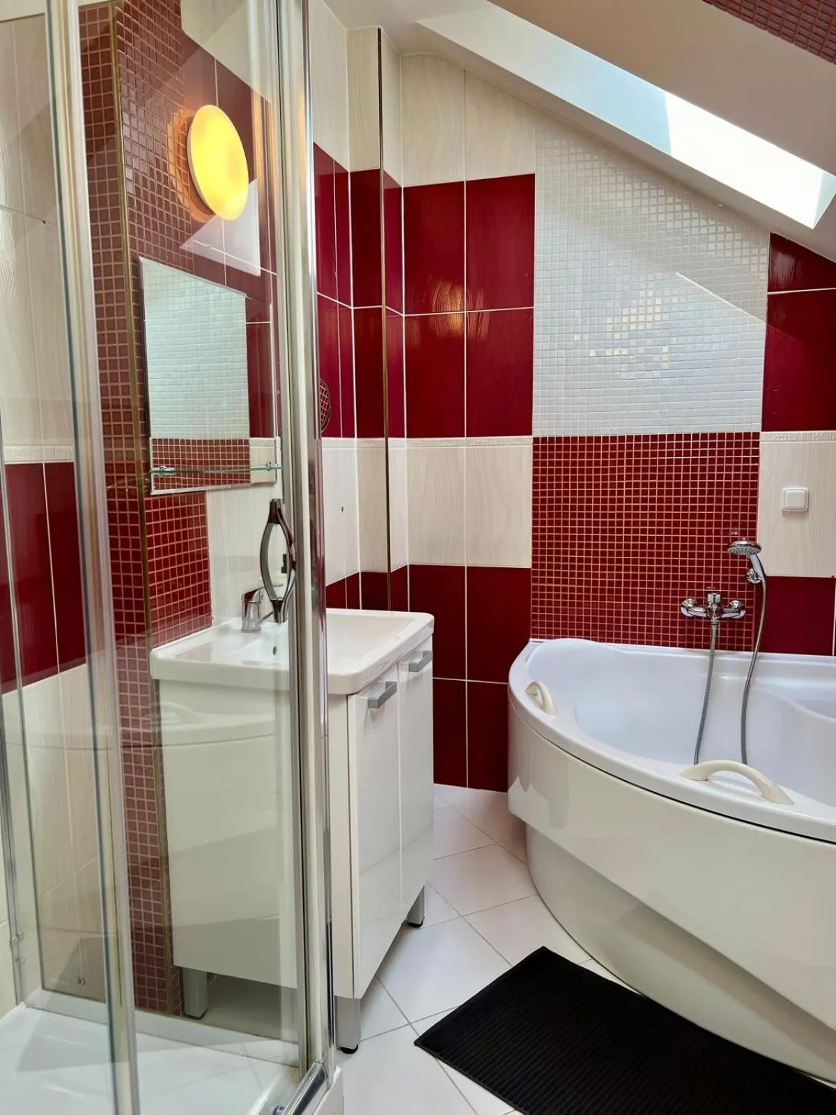 Shower, Bathroom in Sleep&Go