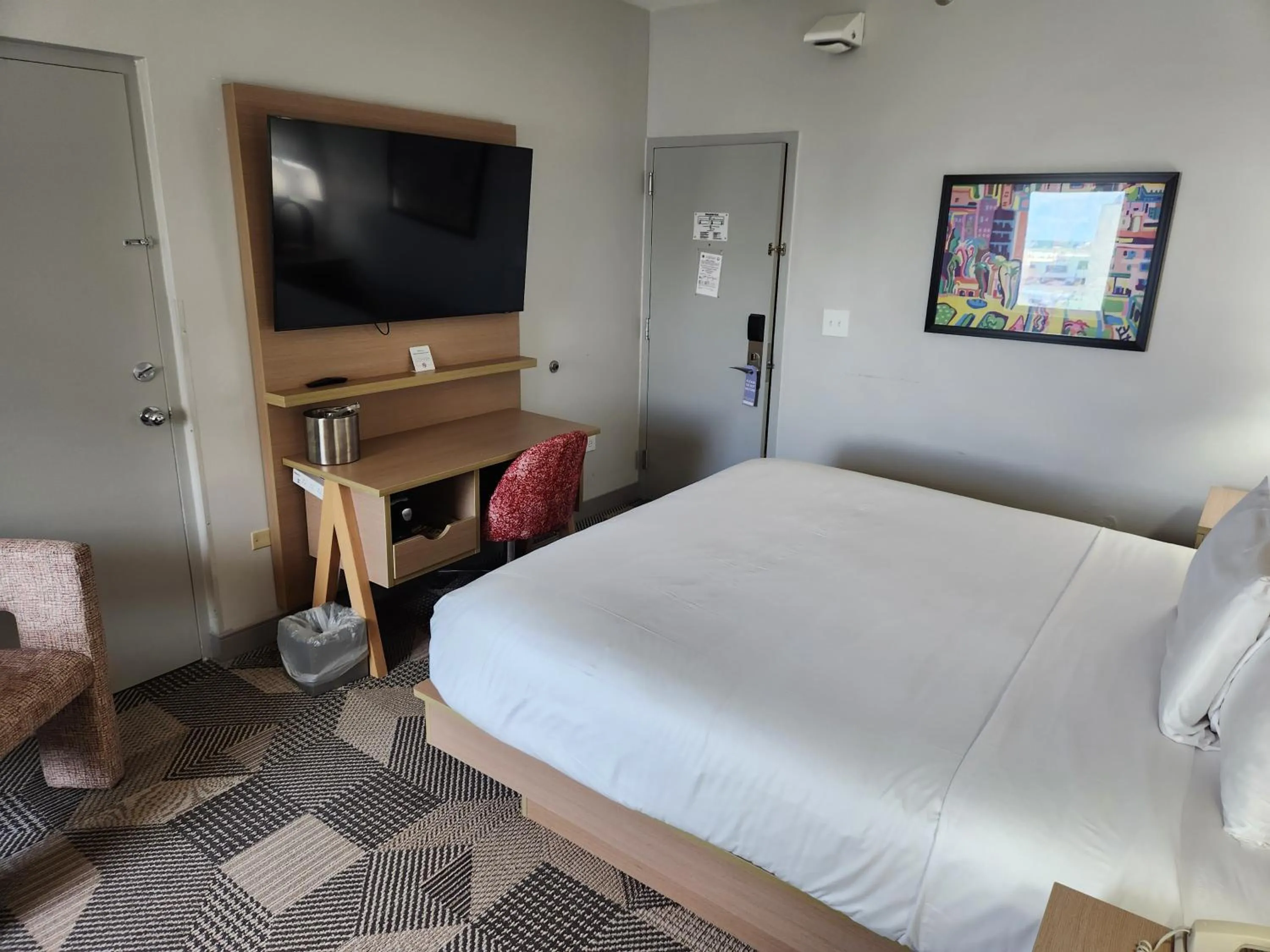 Bed in Miami International Airport Hotel