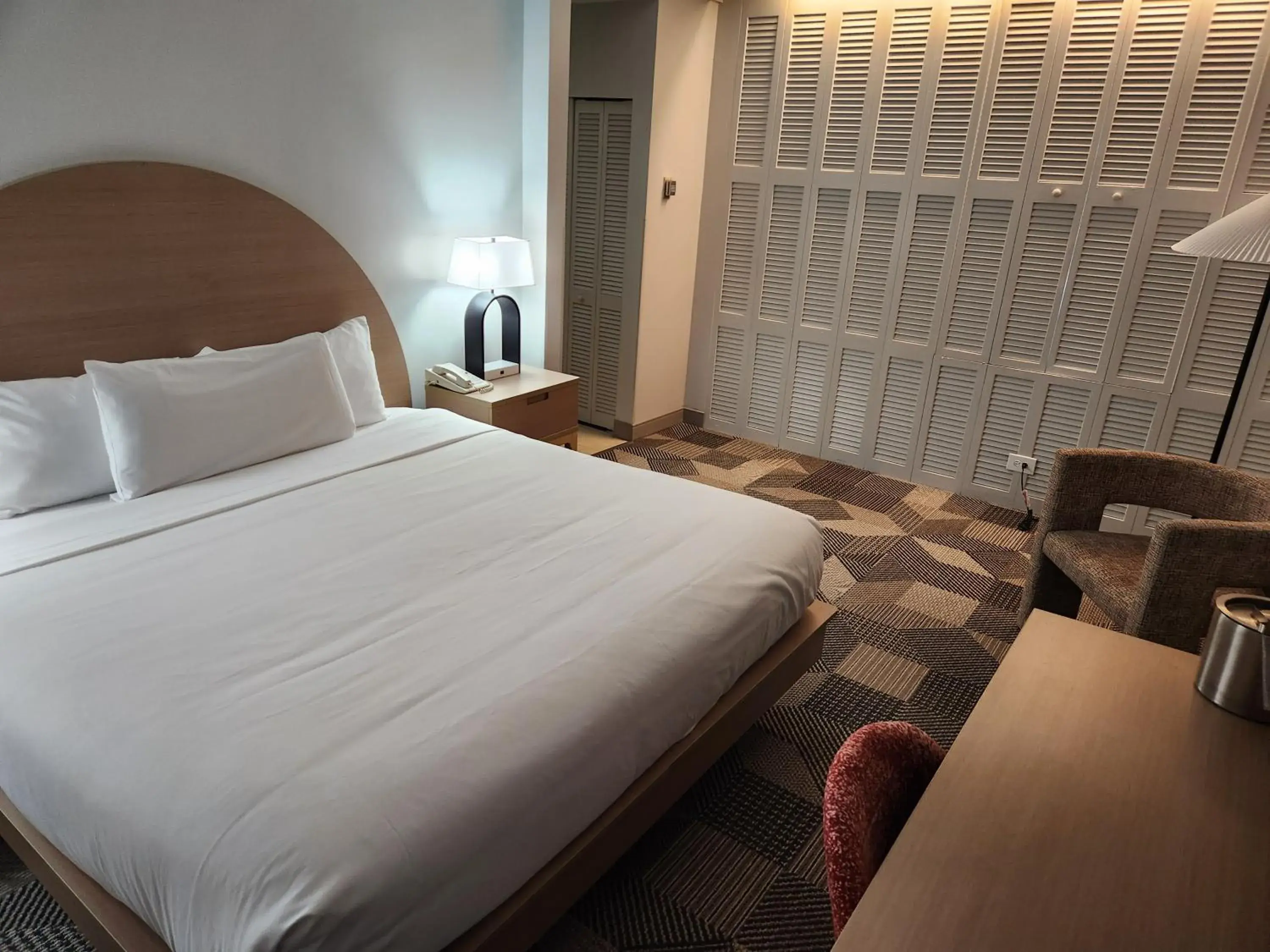 Standard King Room in Miami International Airport Hotel Standard King Room in Miami International Airport Hotel