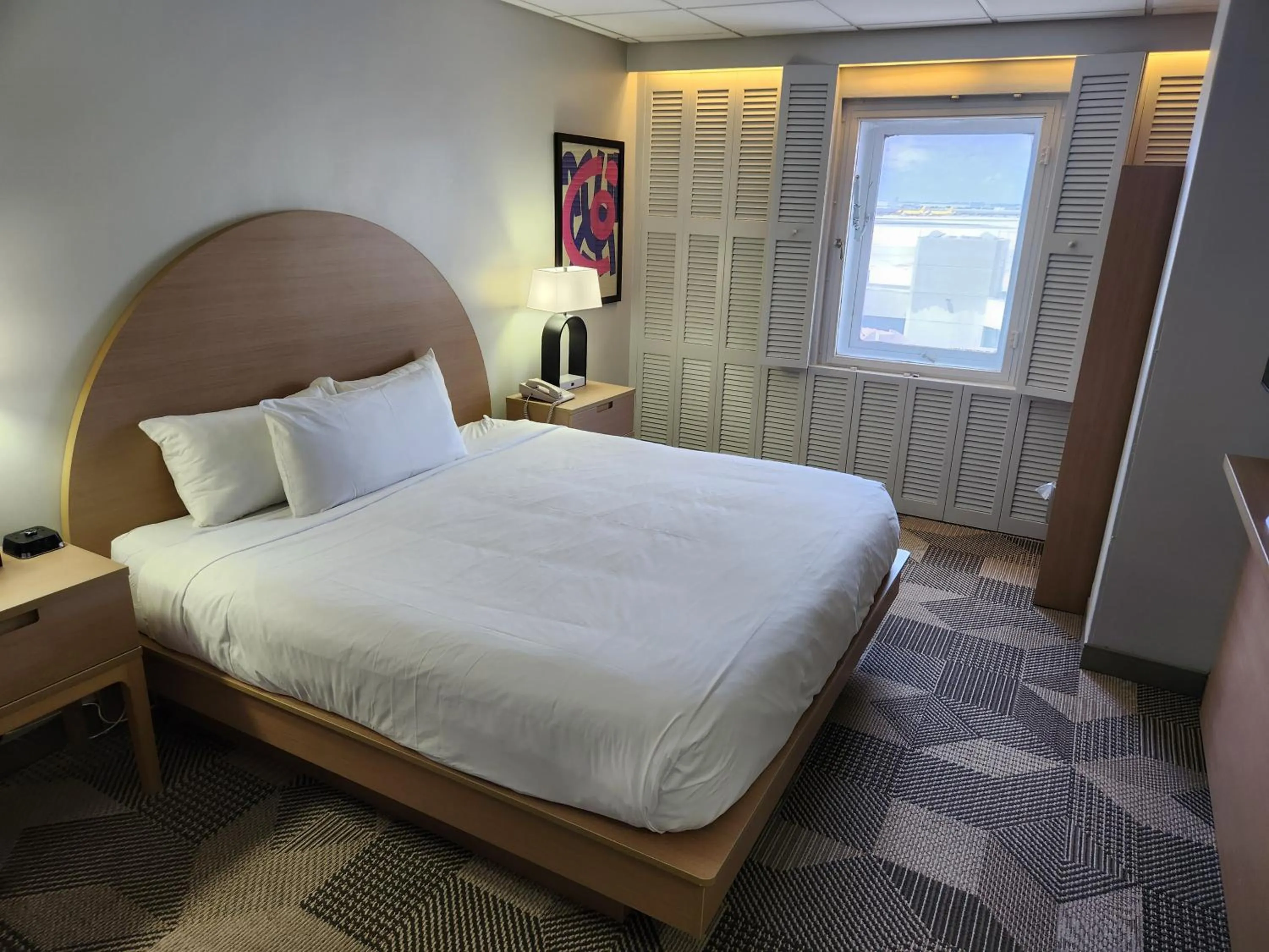 Bed in Miami International Airport Hotel