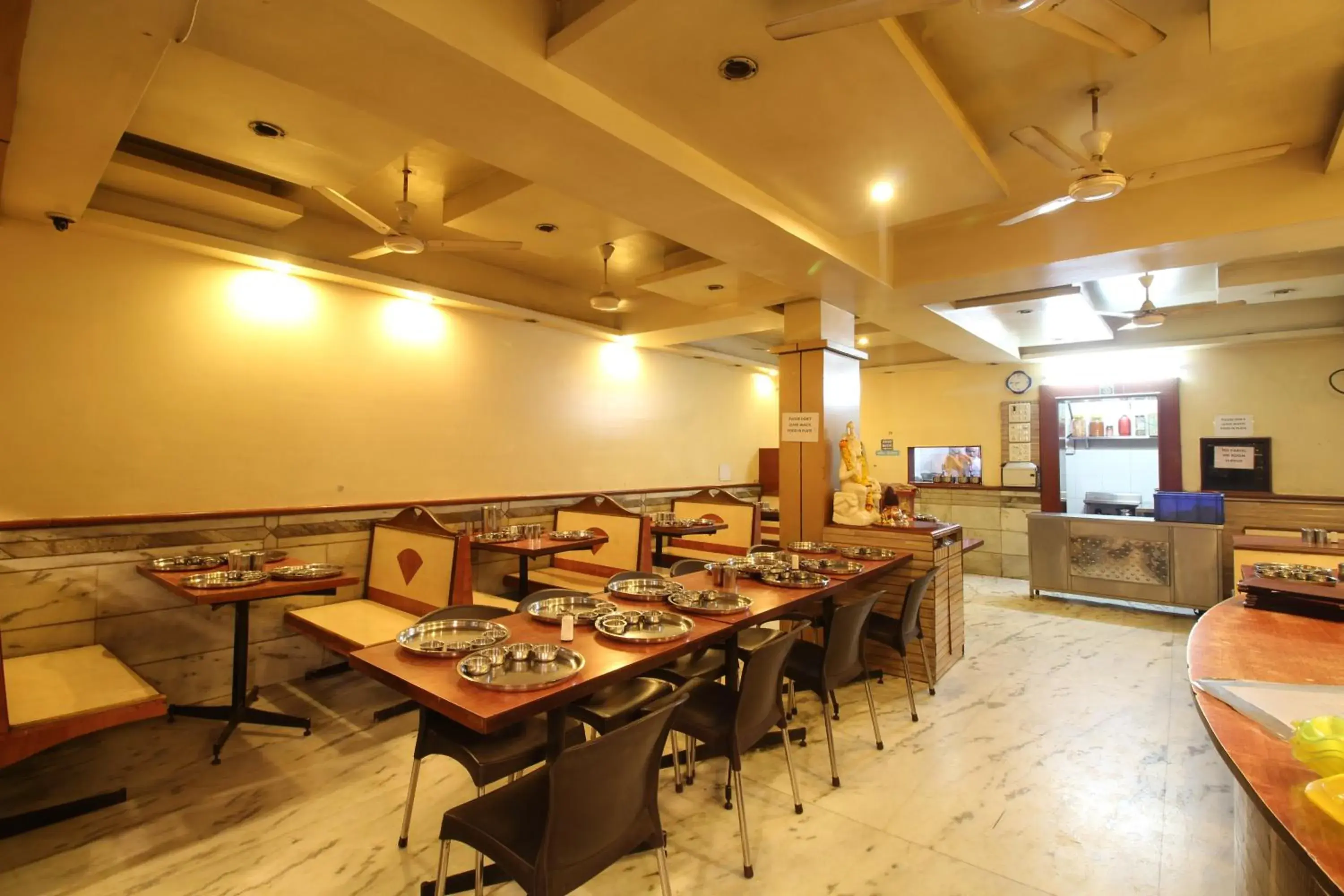 Restaurant/places to eat in Hotel Shivkrupa Restaurant/places to eat in Hotel Shivkrupa