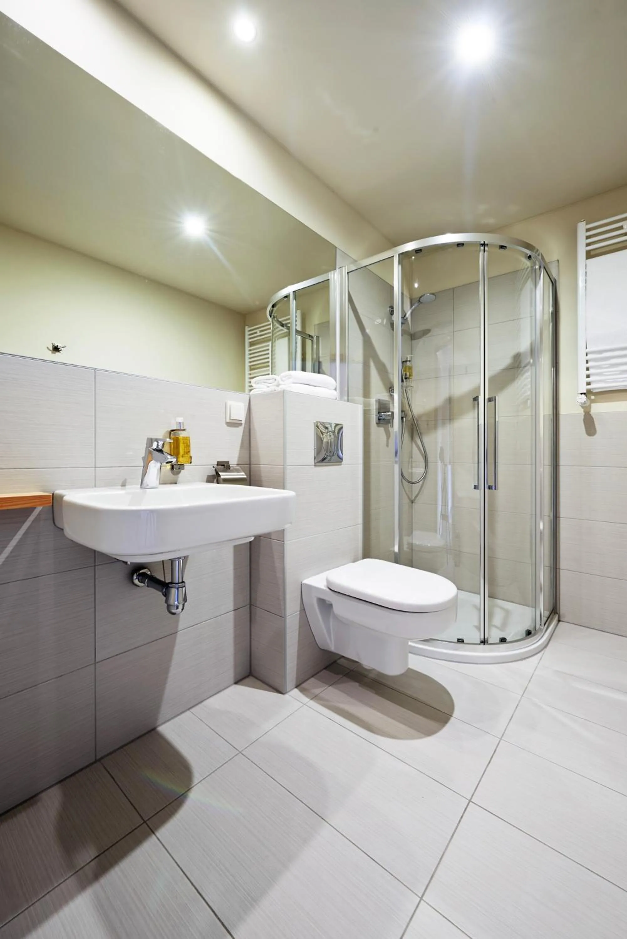 Shower in Aparthotel Cristal Resort Szklarska Poręba by Zdrojowa