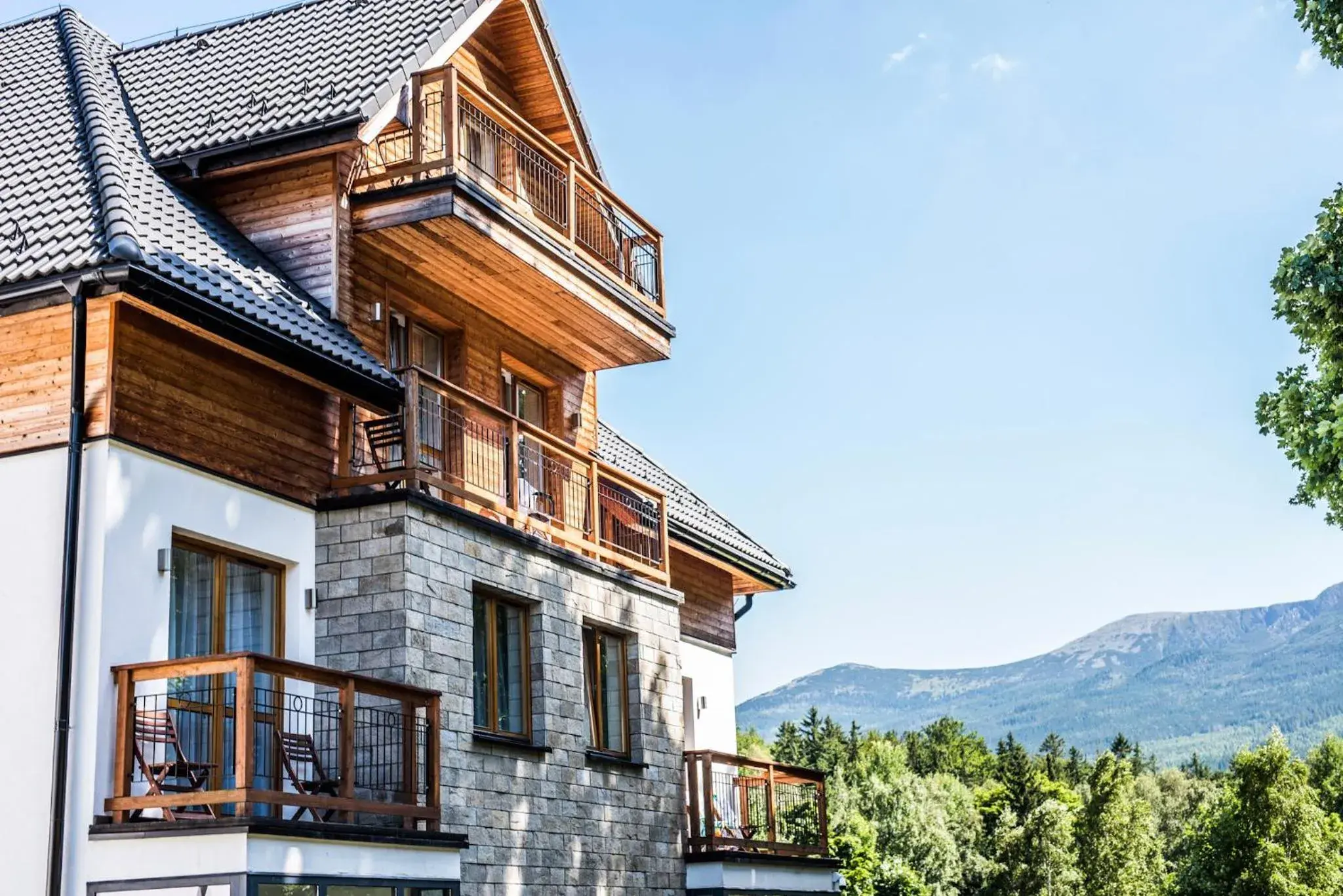 Property building in Aparthotel Cristal Resort Szklarska Poręba by Zdrojowa Property building in Aparthotel Cristal Resort Szklarska Poręba by Zdrojowa