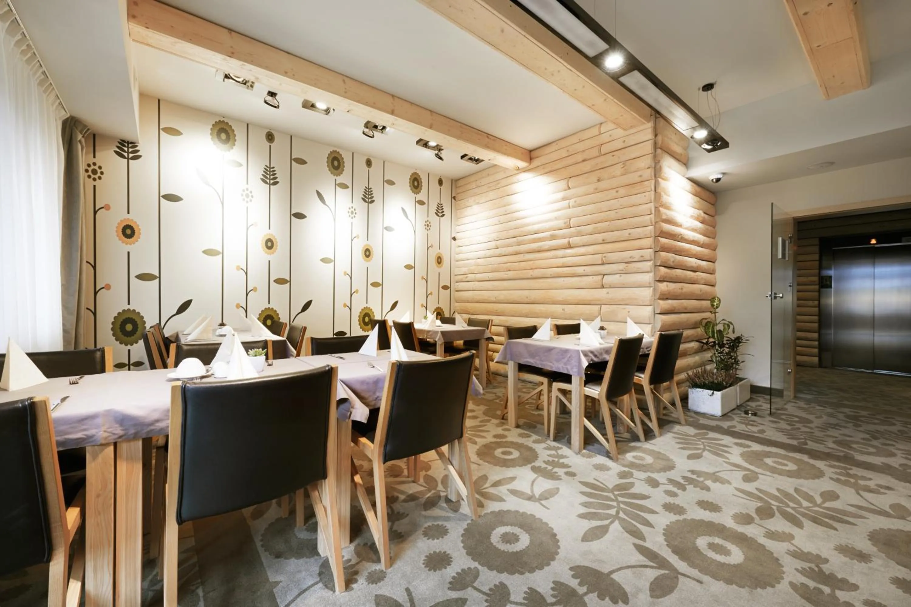 Restaurant/places to eat in Aparthotel Cristal Resort Szklarska Poręba by Zdrojowa