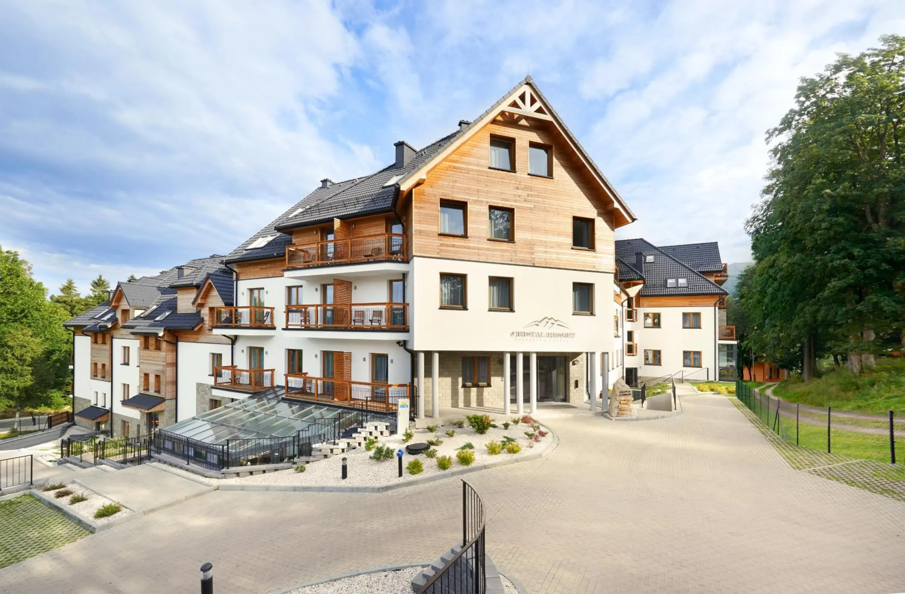 Property building in Aparthotel Cristal Resort Szklarska Poręba by Zdrojowa Property building in Aparthotel Cristal Resort Szklarska Poręba by Zdrojowa