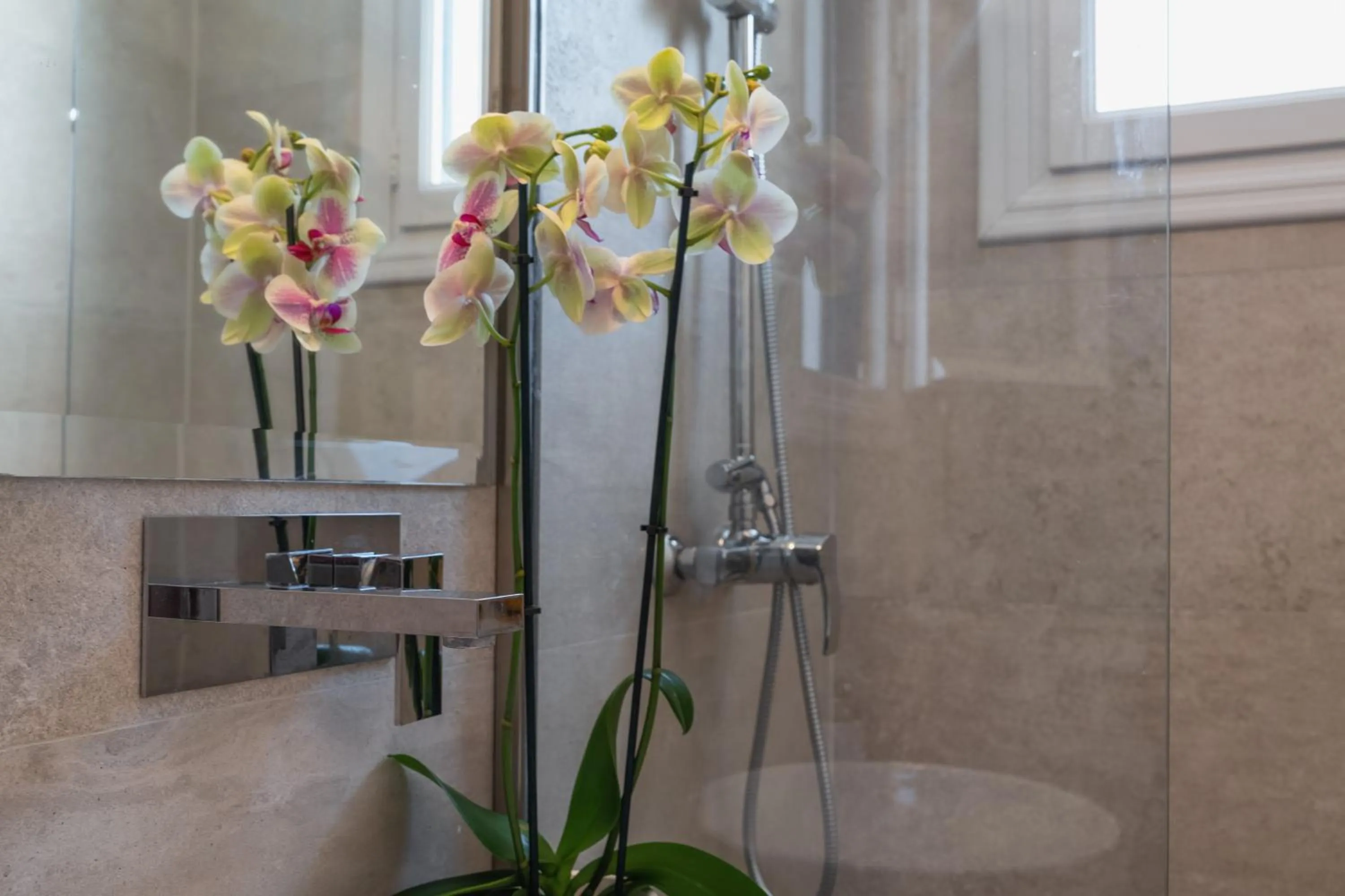 Shower in Porto Vecchio Luxury Suites