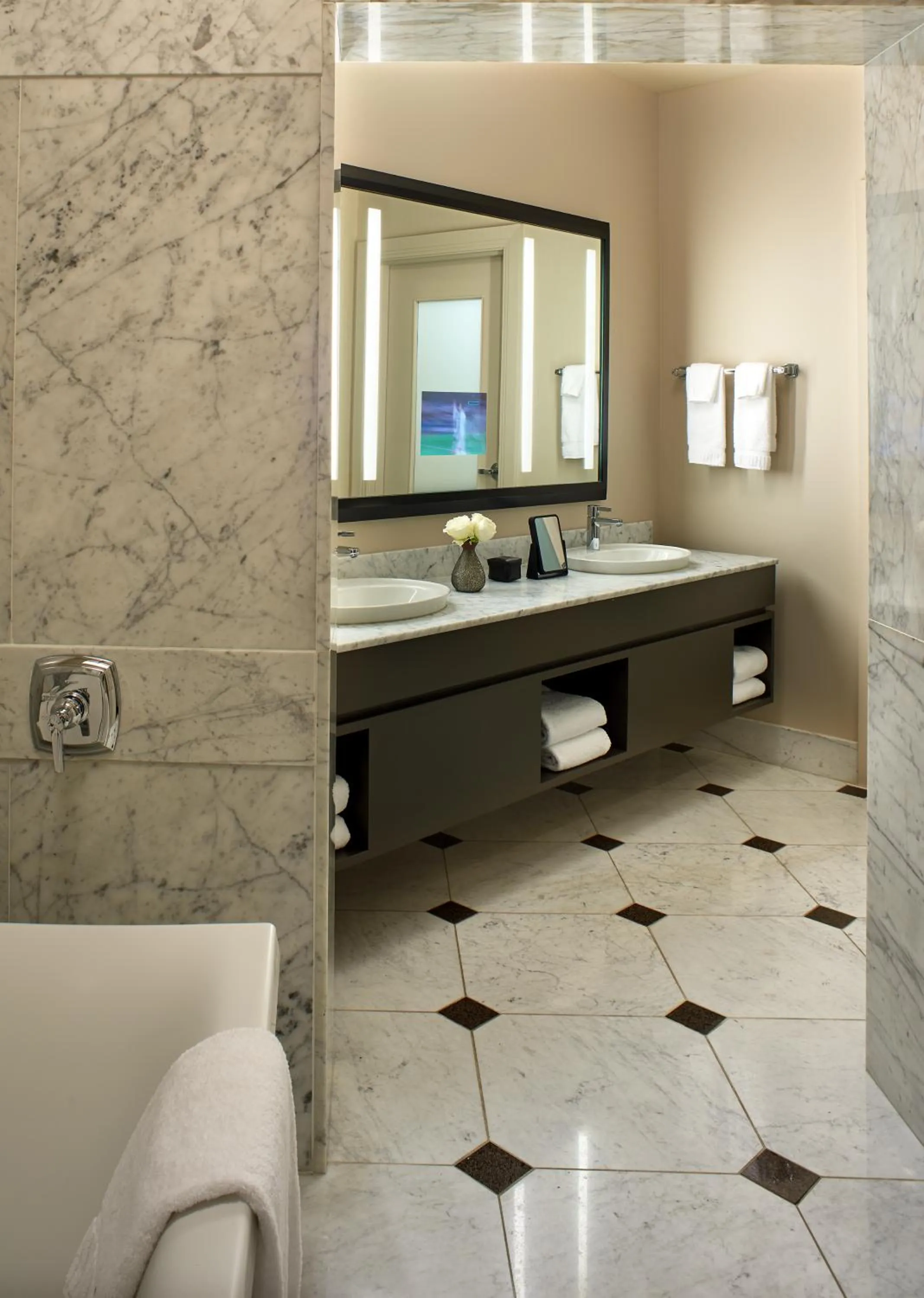 Bathroom in Emery Hotel, Autograph Collection