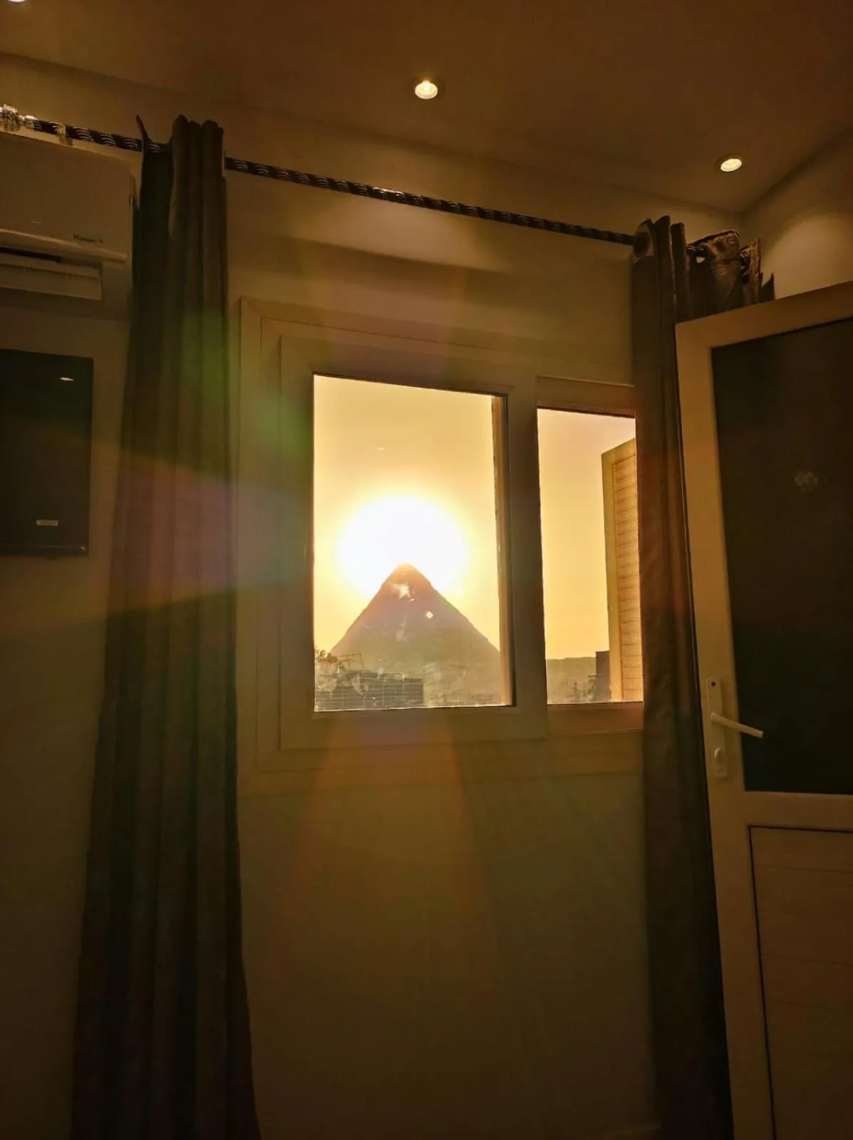 Mountain view in Life Pyramids Inn