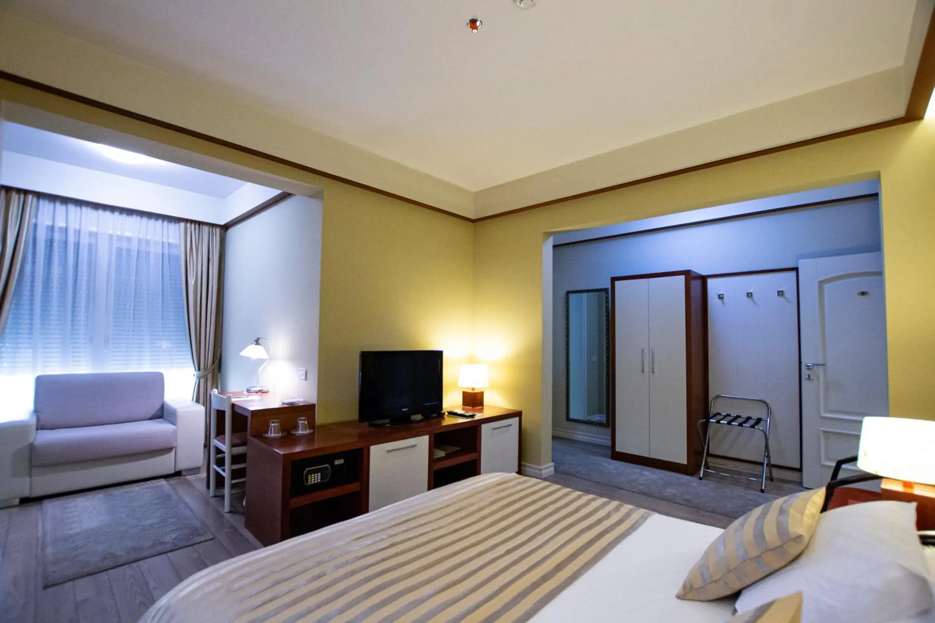 Photo of the whole room, Bed in Hotel Sokrat Photo of the whole room, Bed in Hotel Sokrat