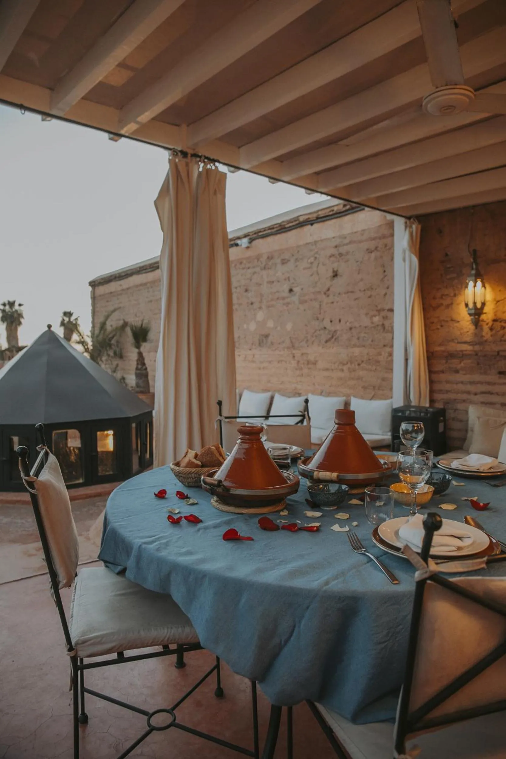 Restaurant/places to eat in Dar Zelda