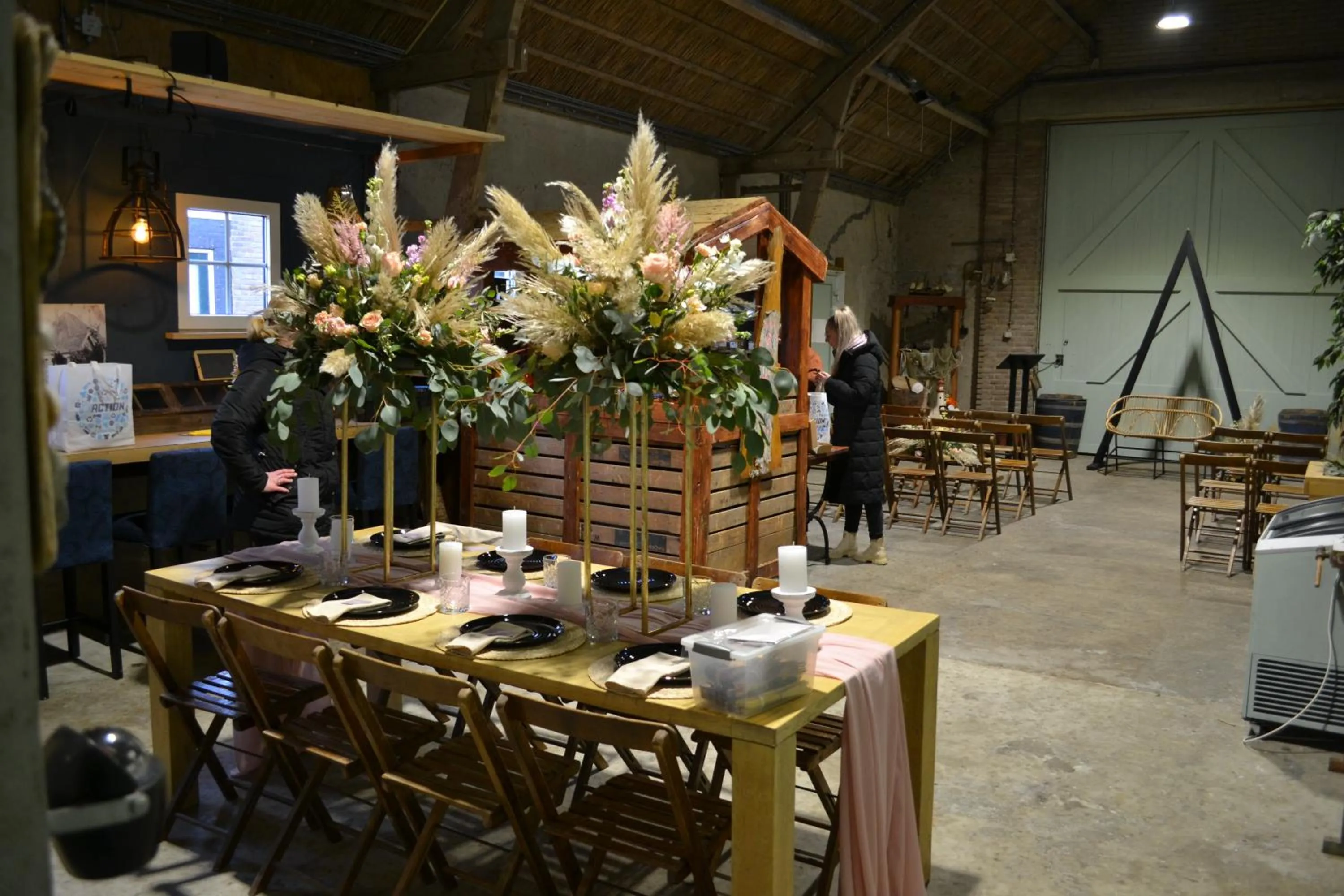 Restaurant/places to eat in lodge 61 hotel aan het water