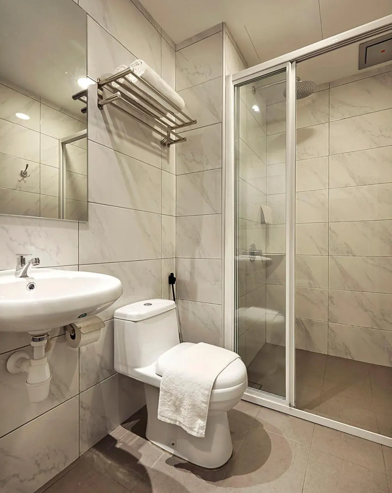 Shower, Bathroom in ZONE Hotels, Telok Panglima Garang