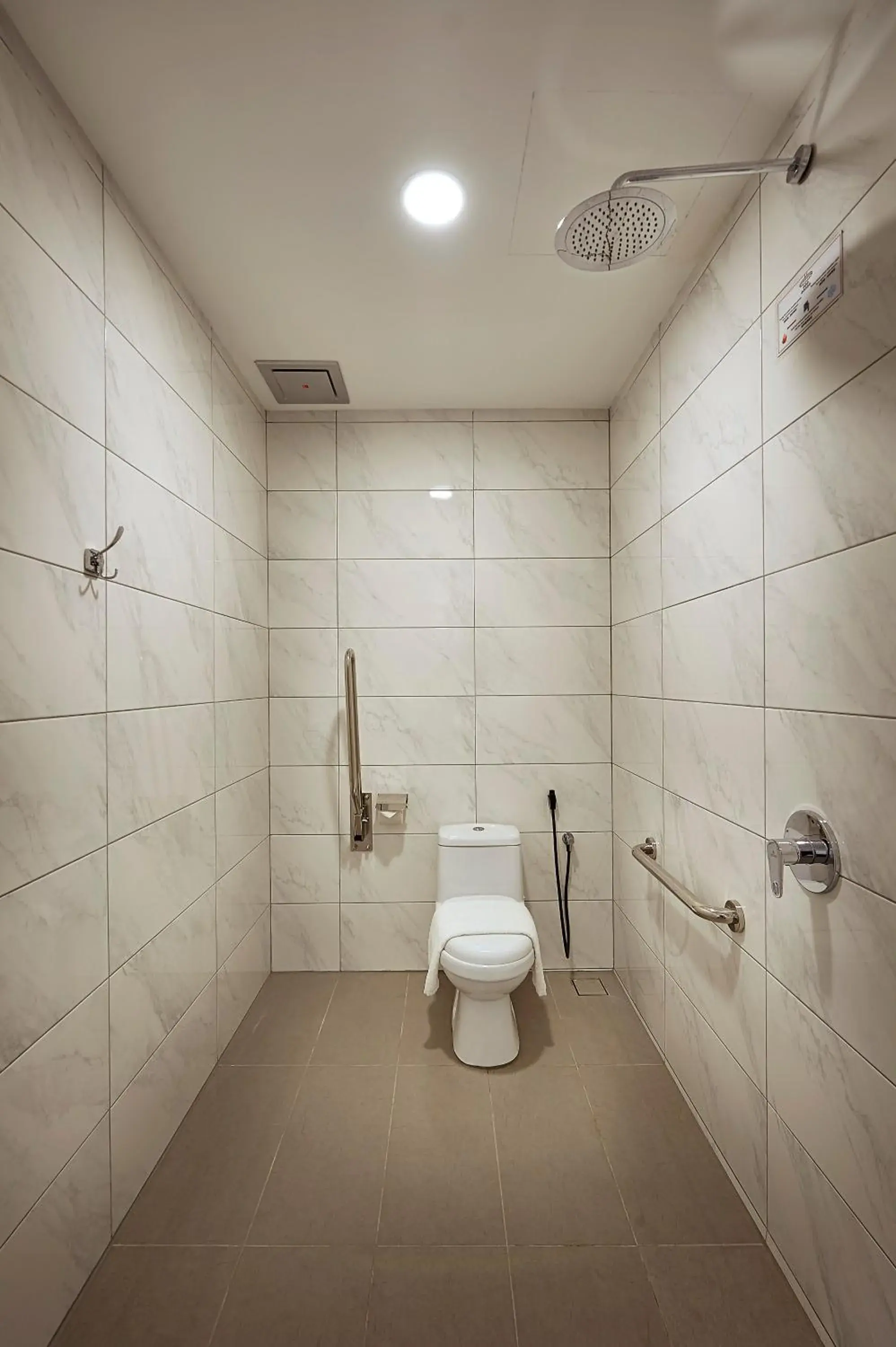 Shower, Bathroom in ZONE Hotels, Telok Panglima Garang