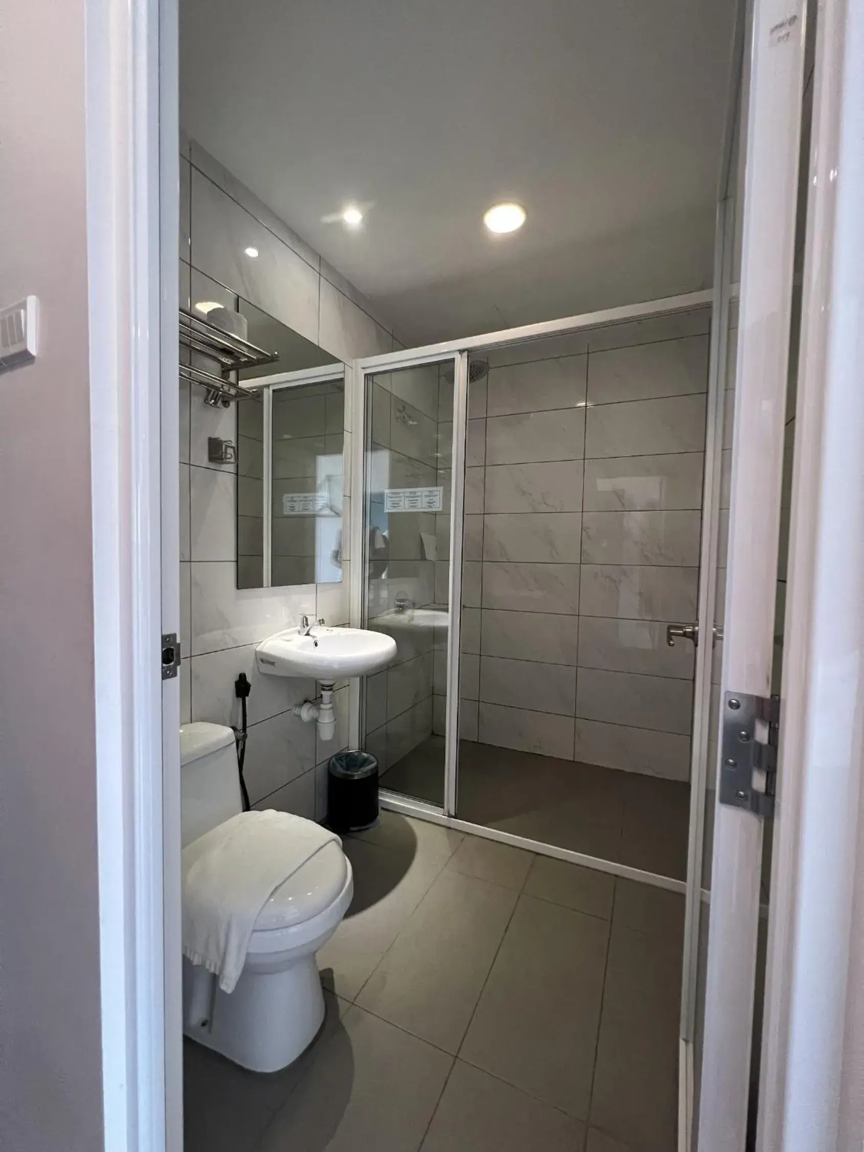 Bathroom in ZONE Hotels, Telok Panglima Garang