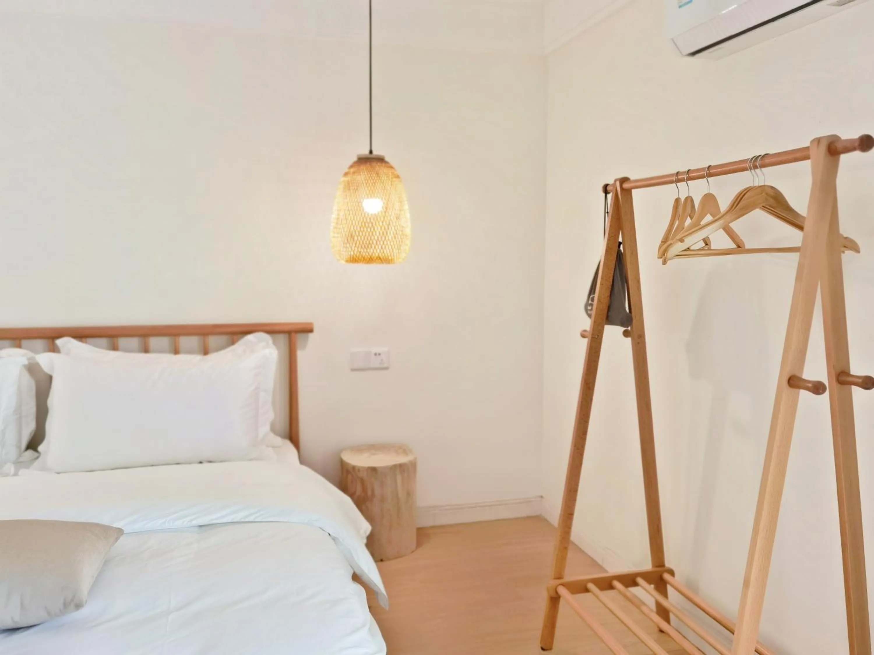 Bedroom, Bed in Riverside Retreat Hotel