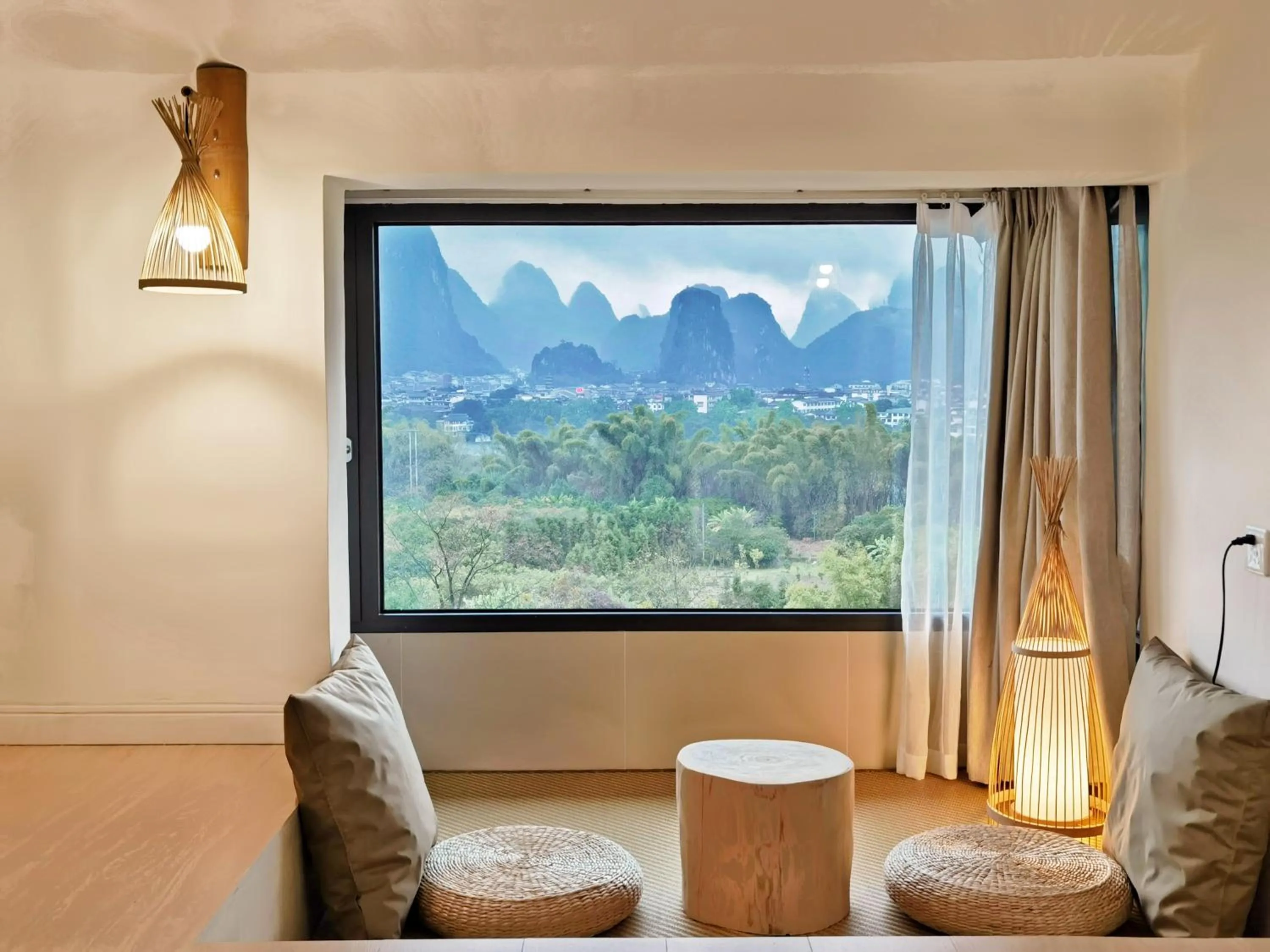 Seating area in Riverside Retreat Hotel