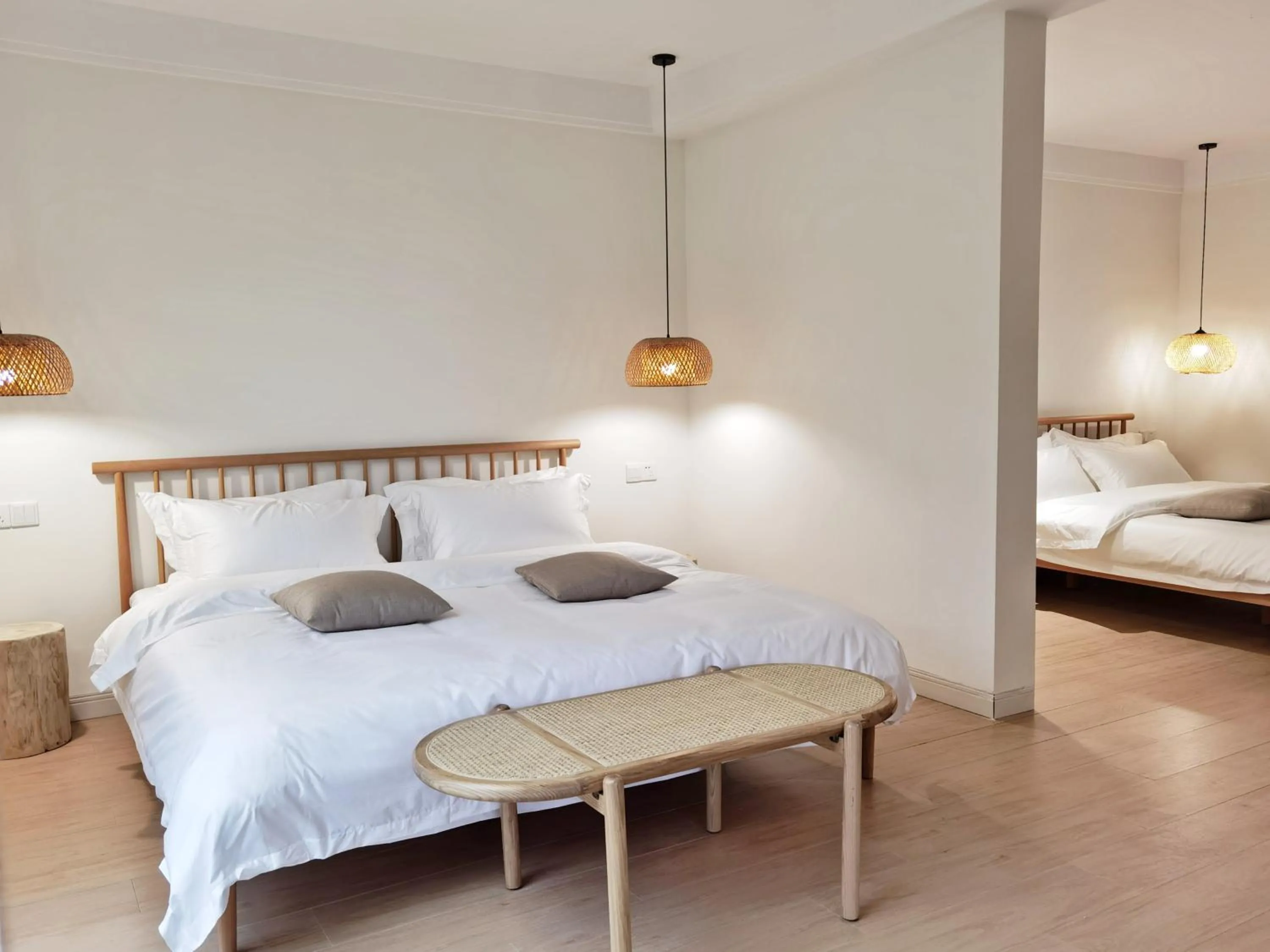 Bed in Riverside Retreat Hotel