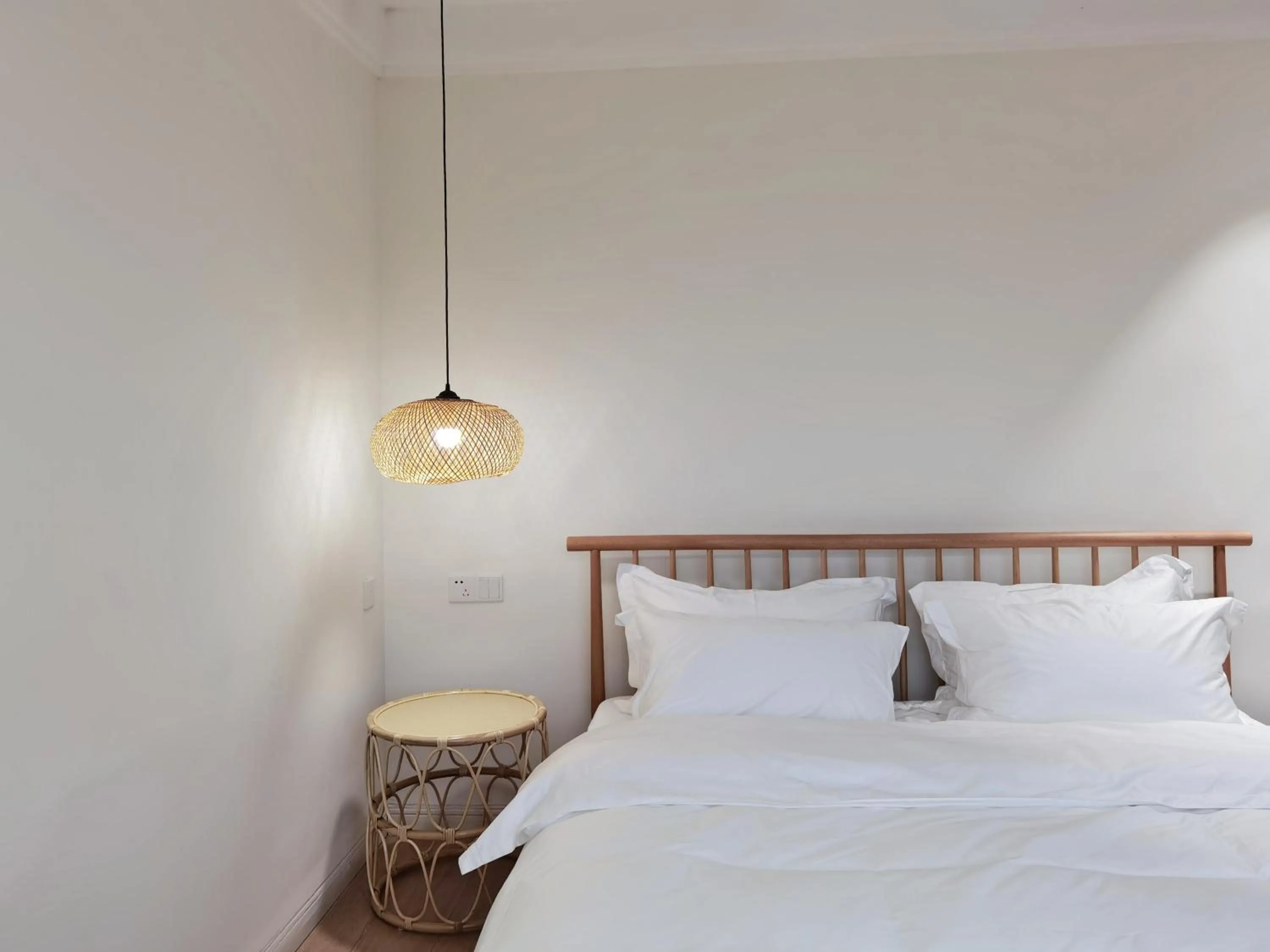 Bed in Riverside Retreat Hotel