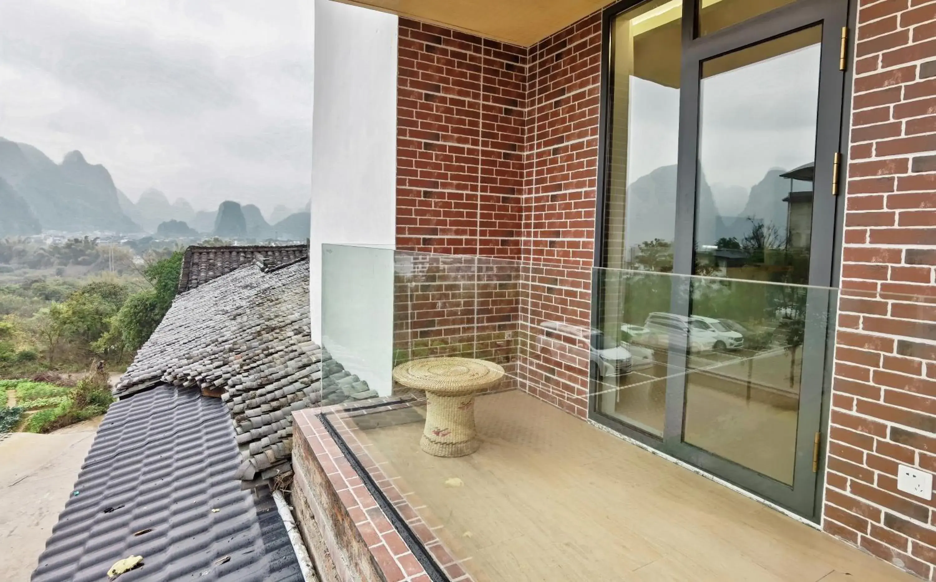 Facade/entrance in Riverside Retreat Hotel Facade/entrance in Riverside Retreat Hotel