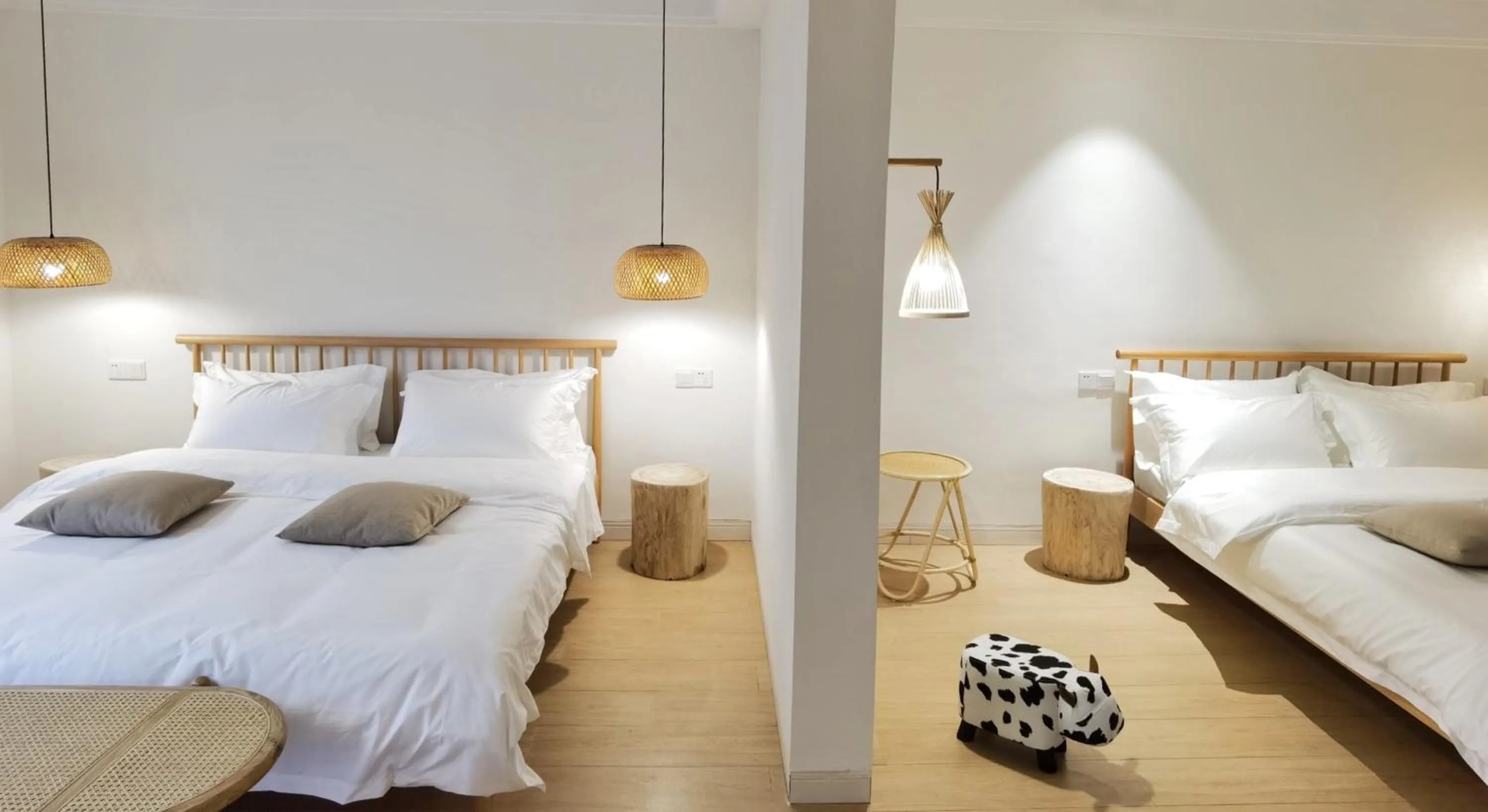 Bed in Riverside Retreat Hotel