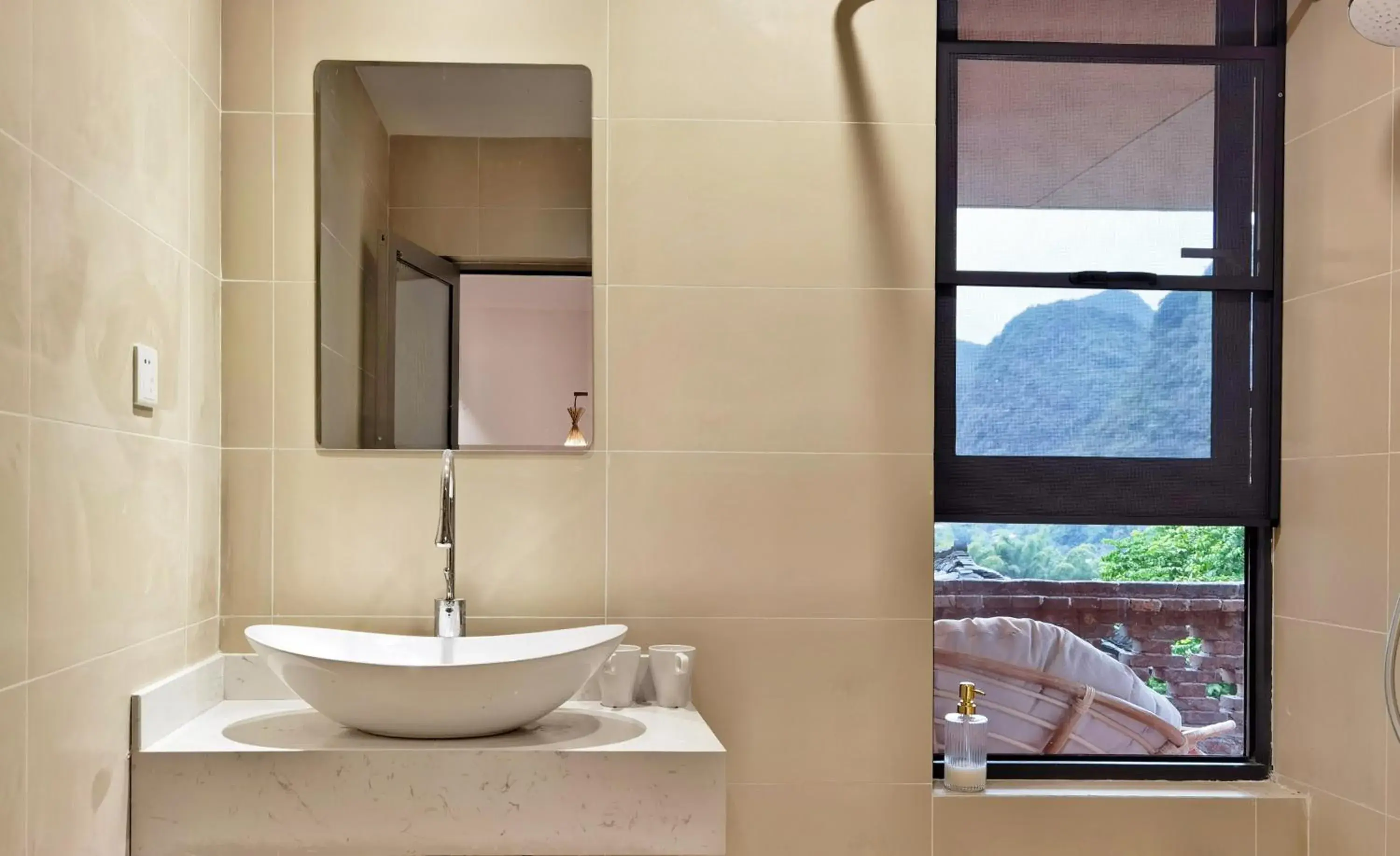 Bathroom in Riverside Retreat Hotel Bathroom in Riverside Retreat Hotel