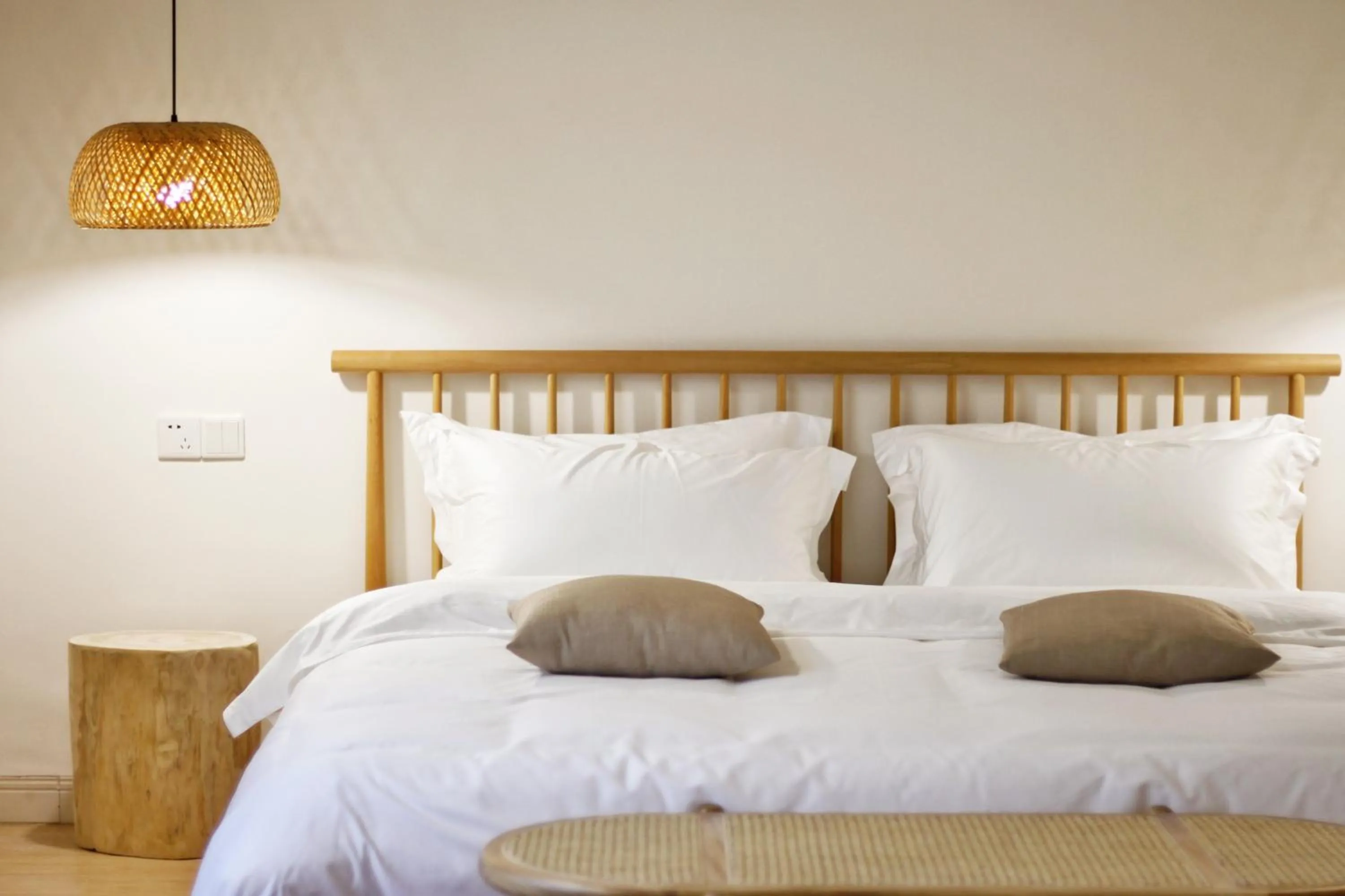 Bed in Riverside Retreat Hotel