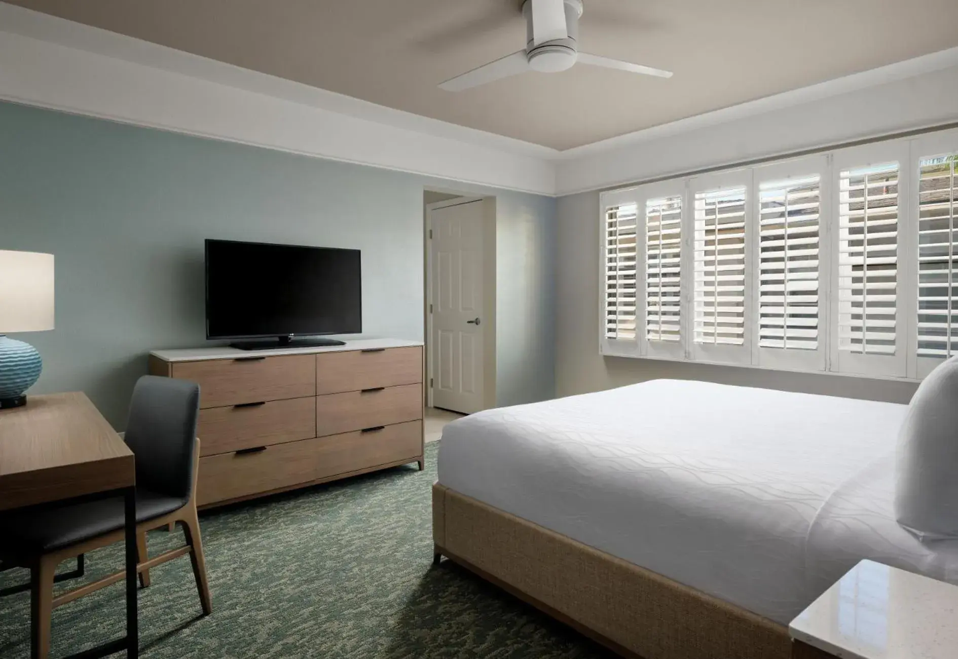 Guests, Bed in Diamond Head Inn Guests, Bed in Diamond Head Inn