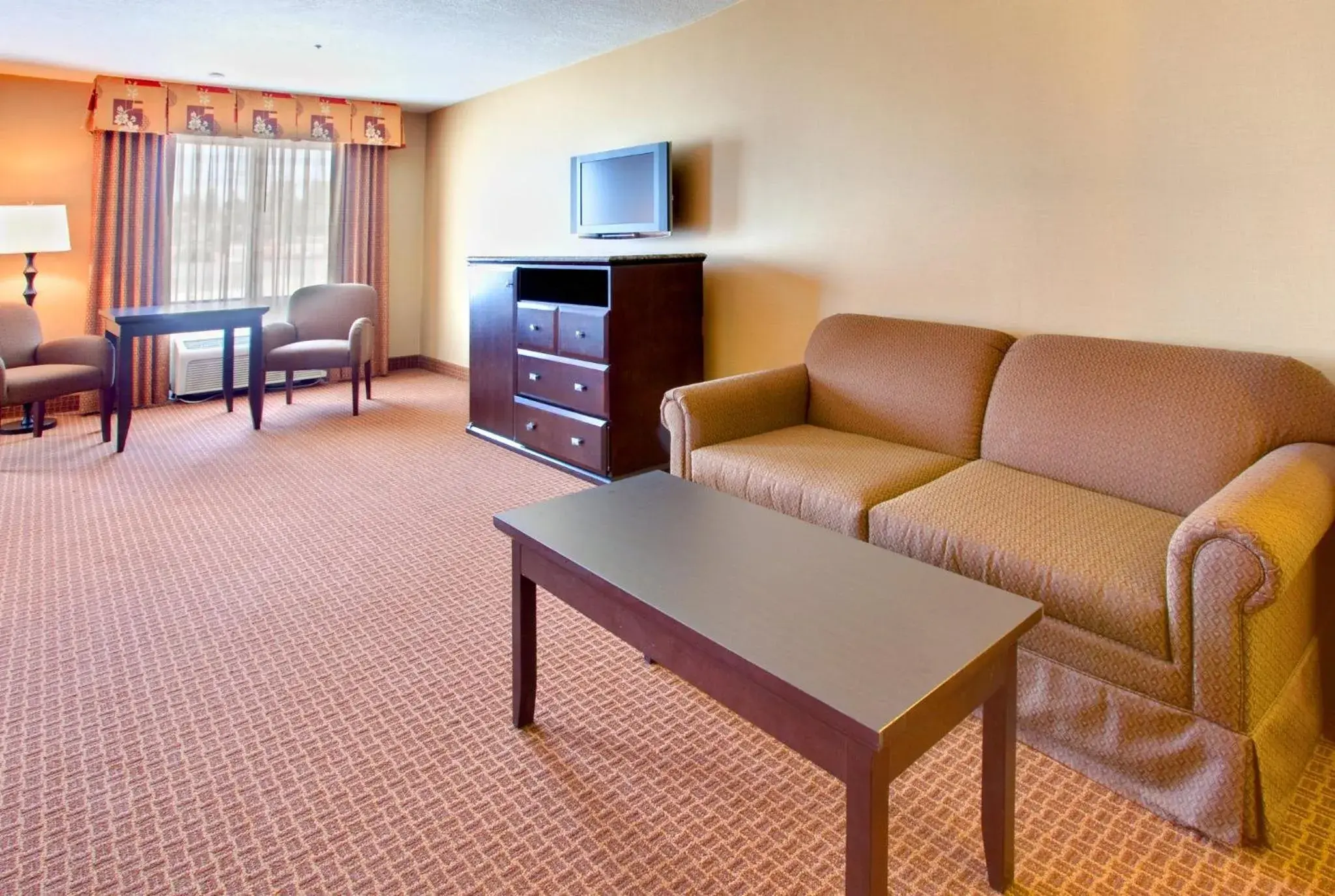 Photo of the whole room in Holiday Inn Express La Mesa Near SDSU by IHG Photo of the whole room in Holiday Inn Express La Mesa Near SDSU by IHG