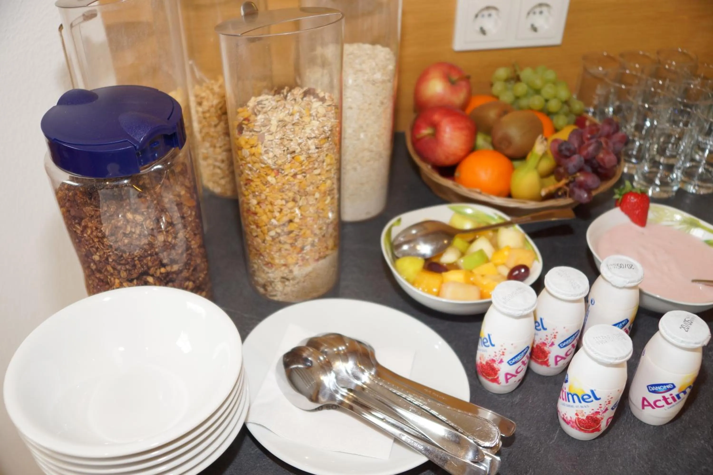 Buffet breakfast in Seehotel und Appartements Schnöller